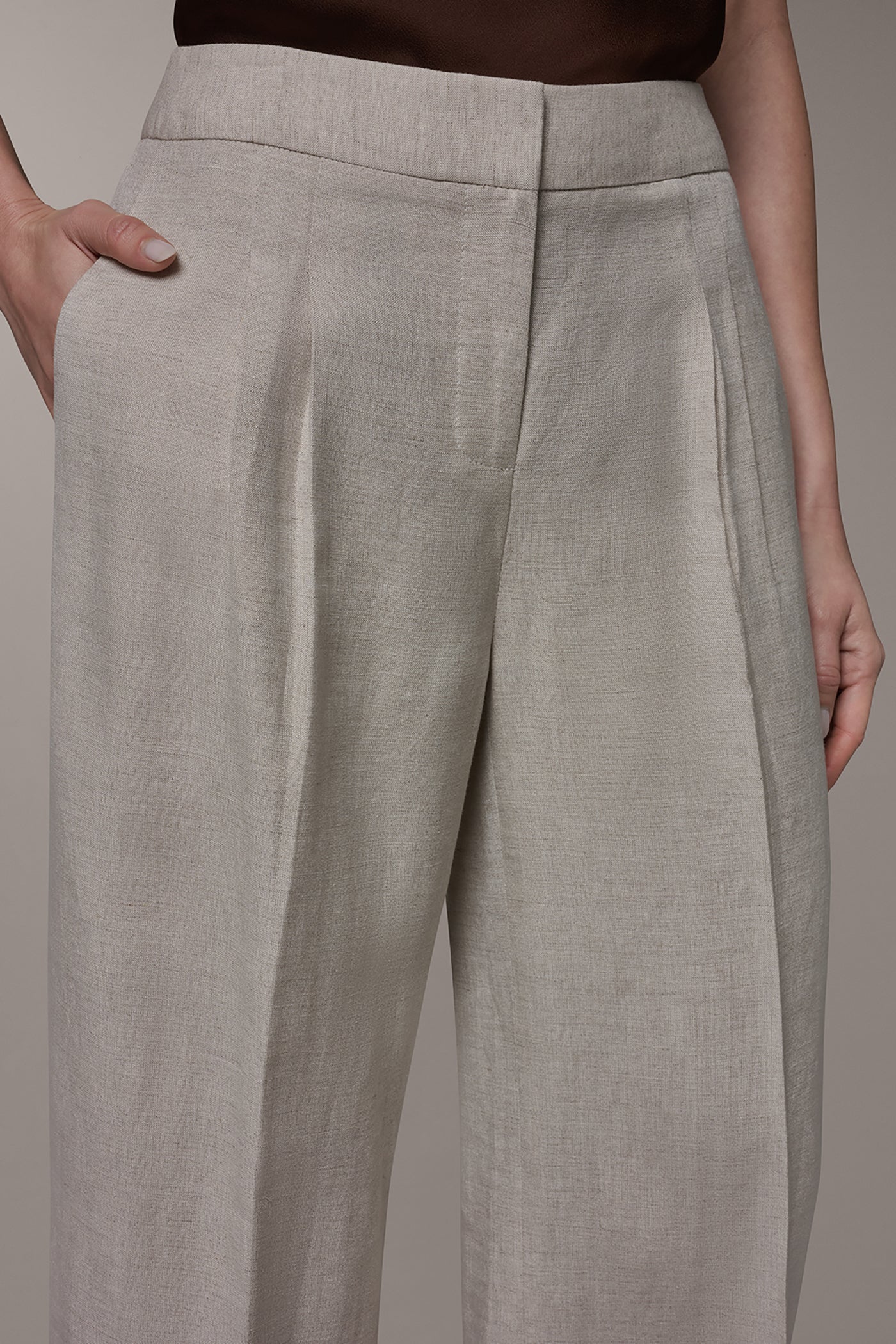 MID-RISE PLEATED WIDE-LEG PANT VIEW 4