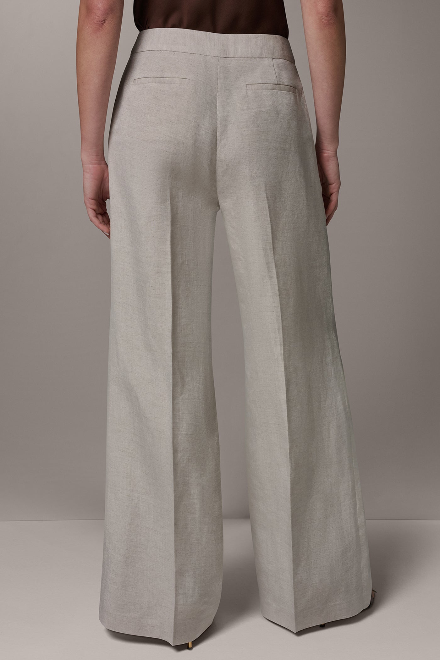 MID-RISE PLEATED WIDE-LEG PANT VIEW 2