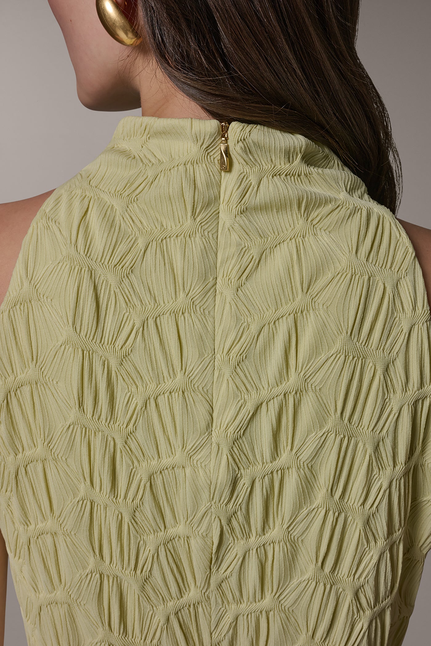 SLEEVELESS MOCK NECK BLOUSE VIEW 5