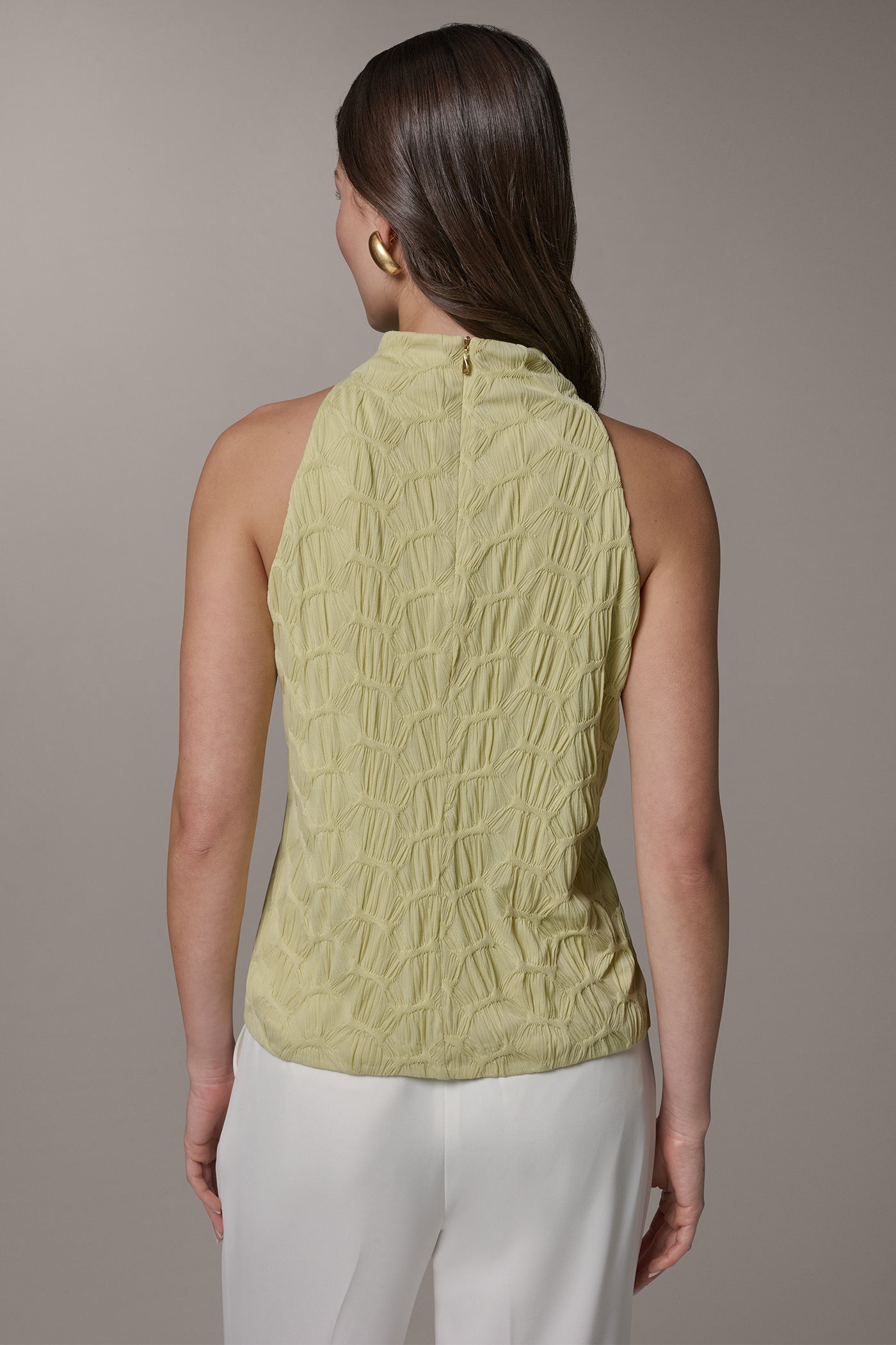 SLEEVELESS MOCK NECK BLOUSE VIEW 3