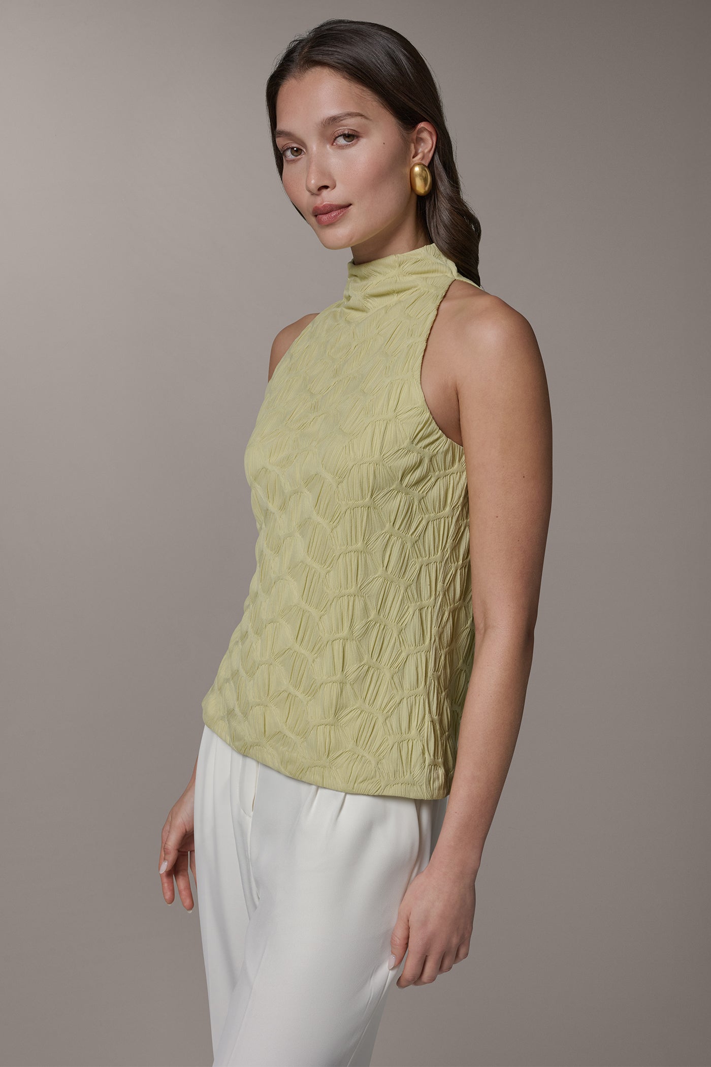 SLEEVELESS MOCK NECK BLOUSE VIEW 2
