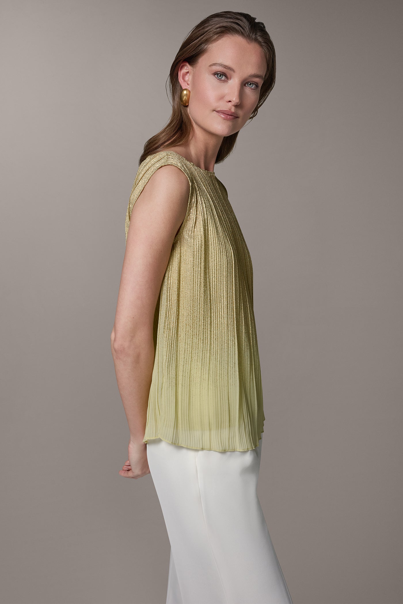 PLEATED BOAT NECK TOP VIEW 3 | New clothing