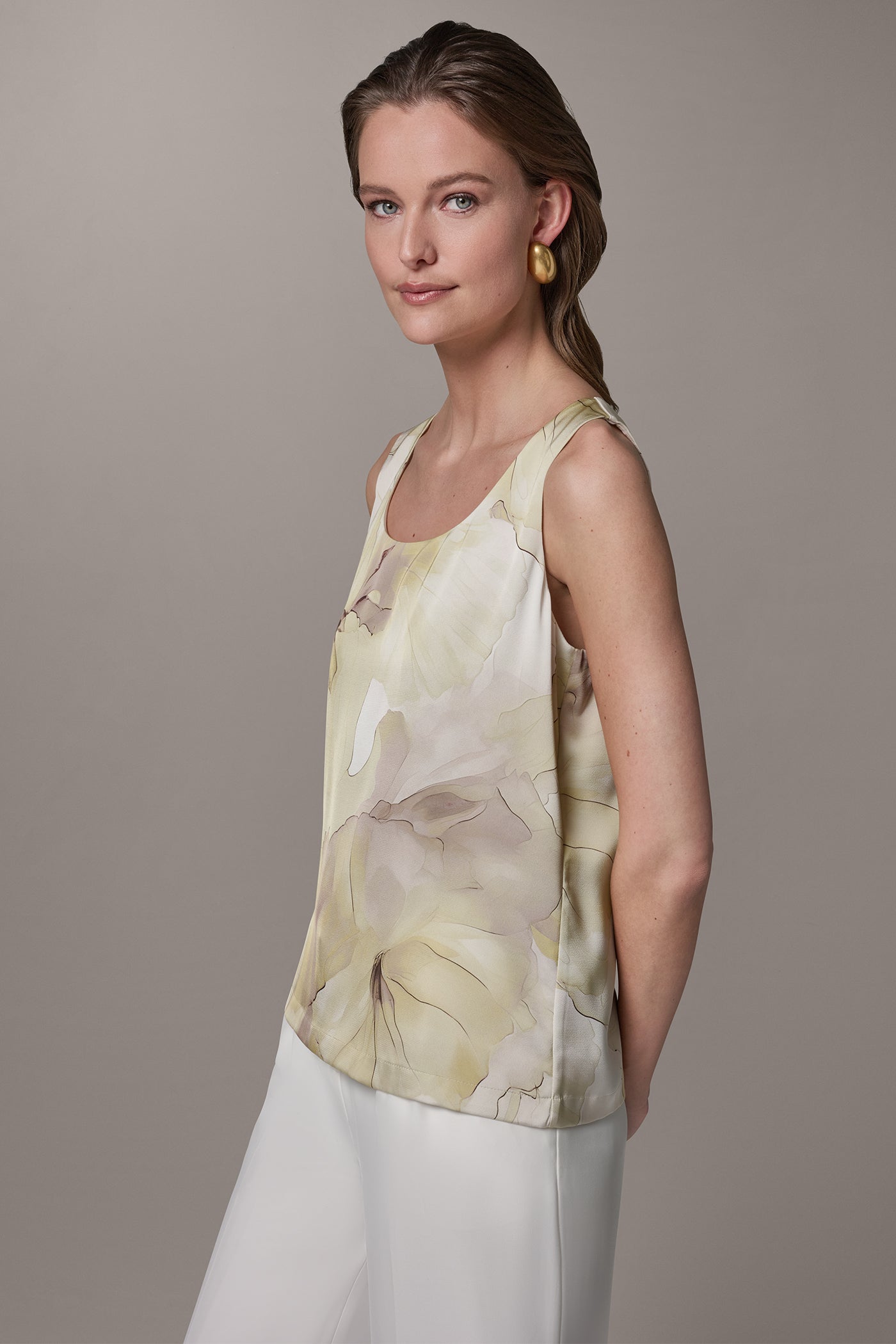 SCOOP NECK CAM VIEW 4 | Clothing