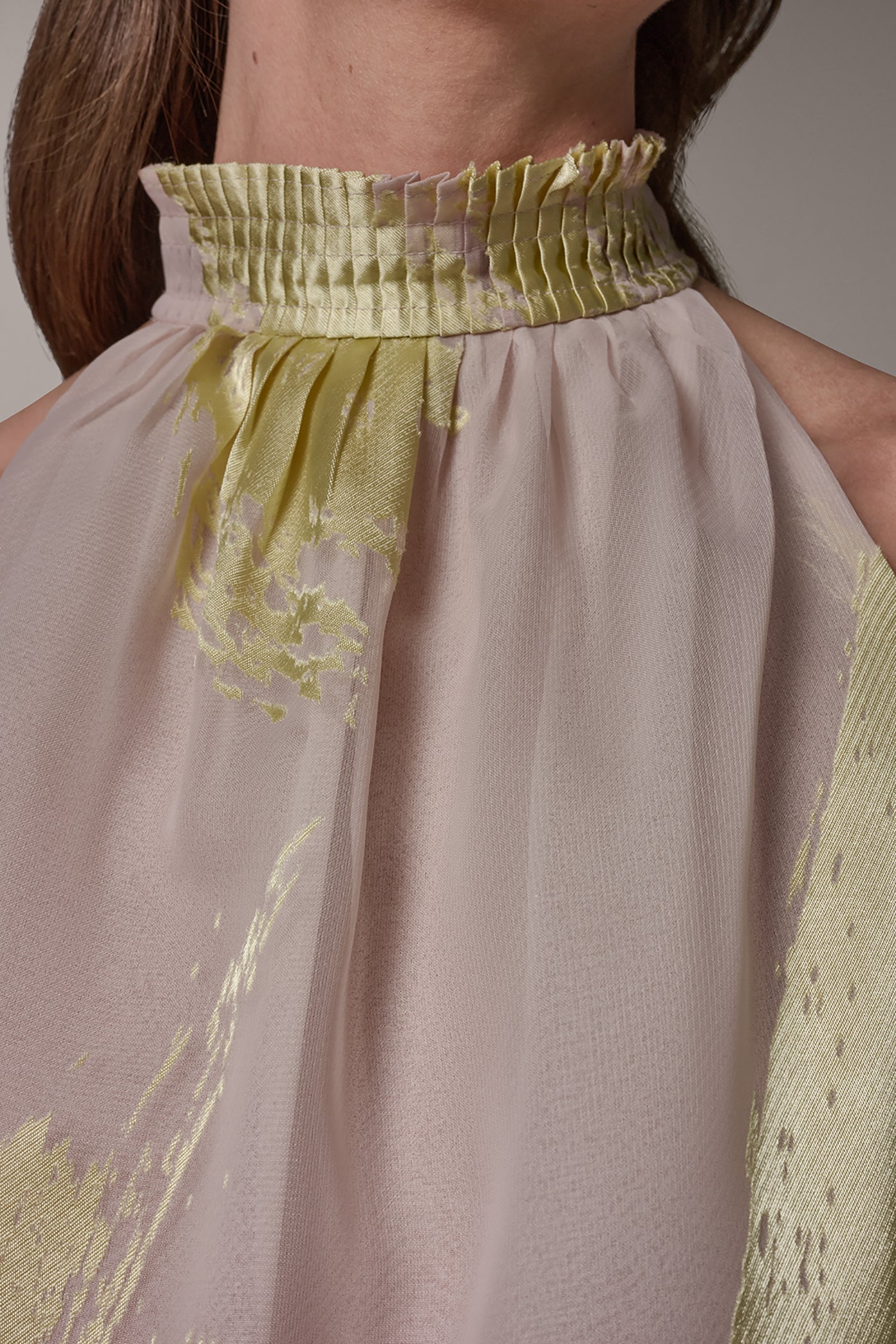 SLEEVELESS MOCK NECK BLOUSE VIEW 5 | Tops