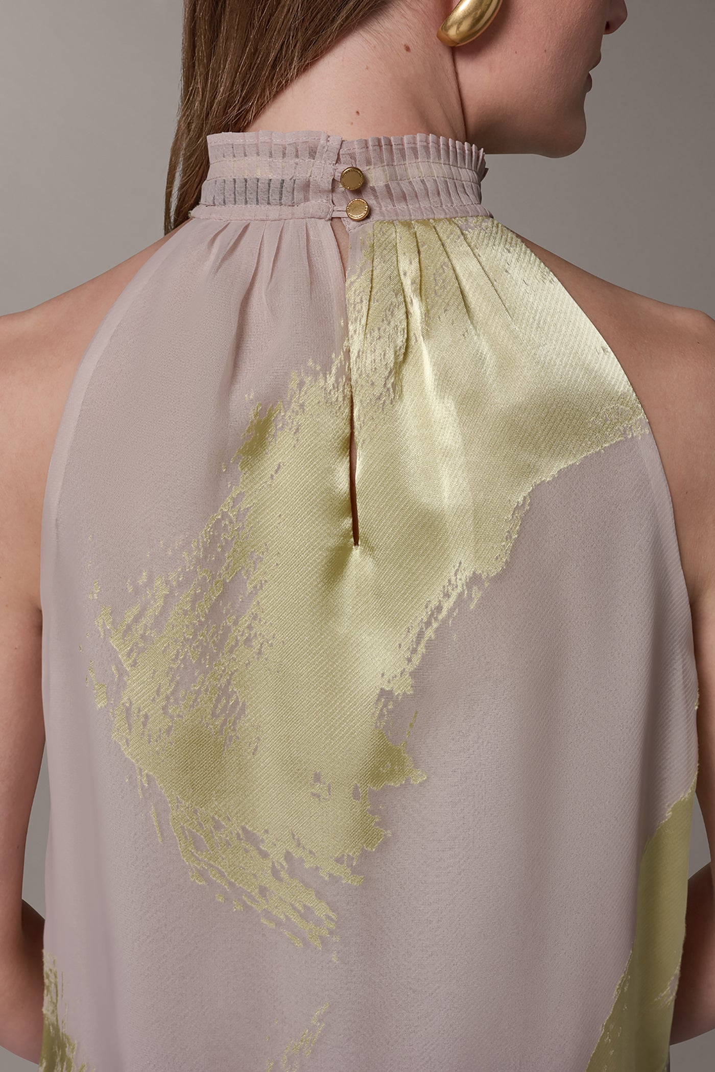 SLEEVELESS MOCK NECK BLOUSE VIEW 6 | Tops