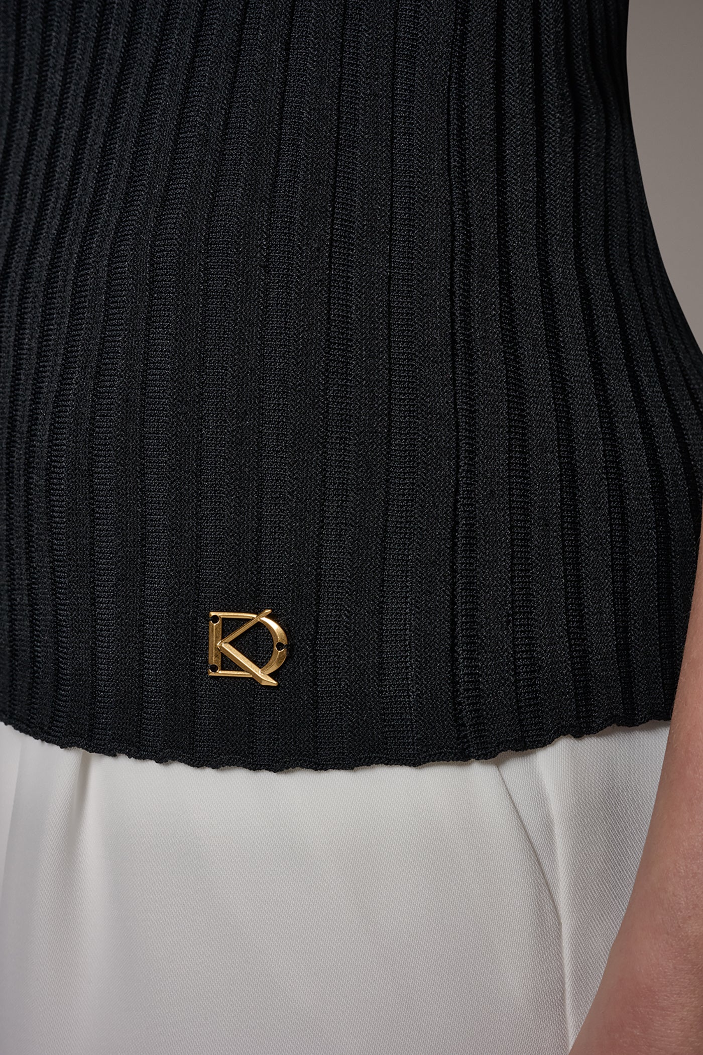 RIBBED SLEEVLESS SWEATER VIEW 6 | New clothing