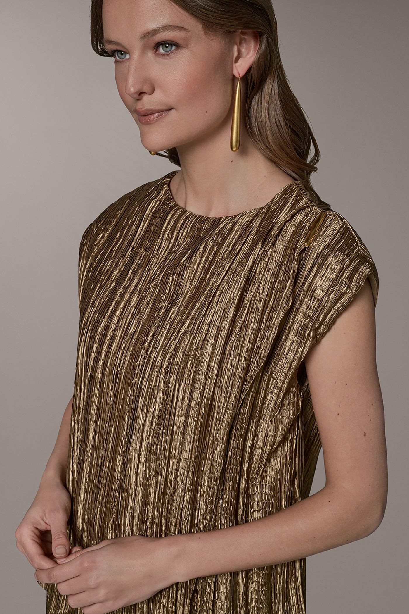 SLEEVELESS METALLIC PLEAT BLOUSE (alternate view)