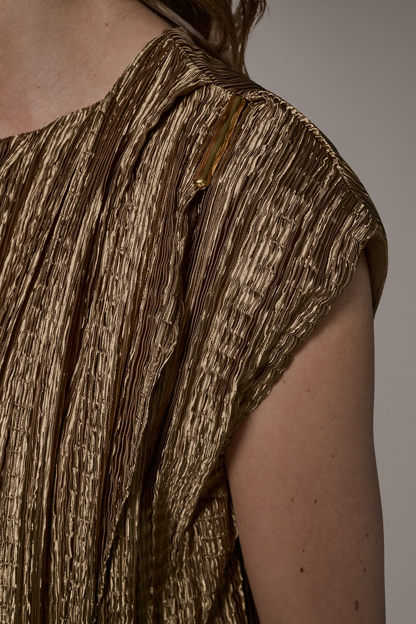 SLEEVELESS METALLIC PLEAT BLOUSE VIEW 7 | Tops