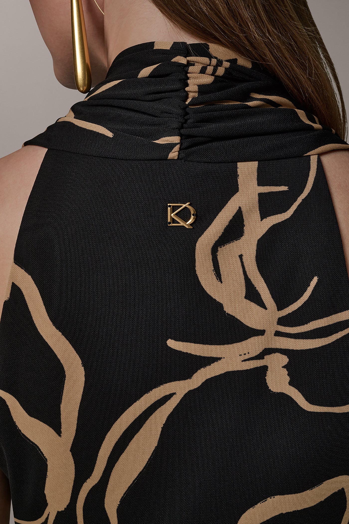 RUCHED V-NECK TOP VIEW 5 | Tops