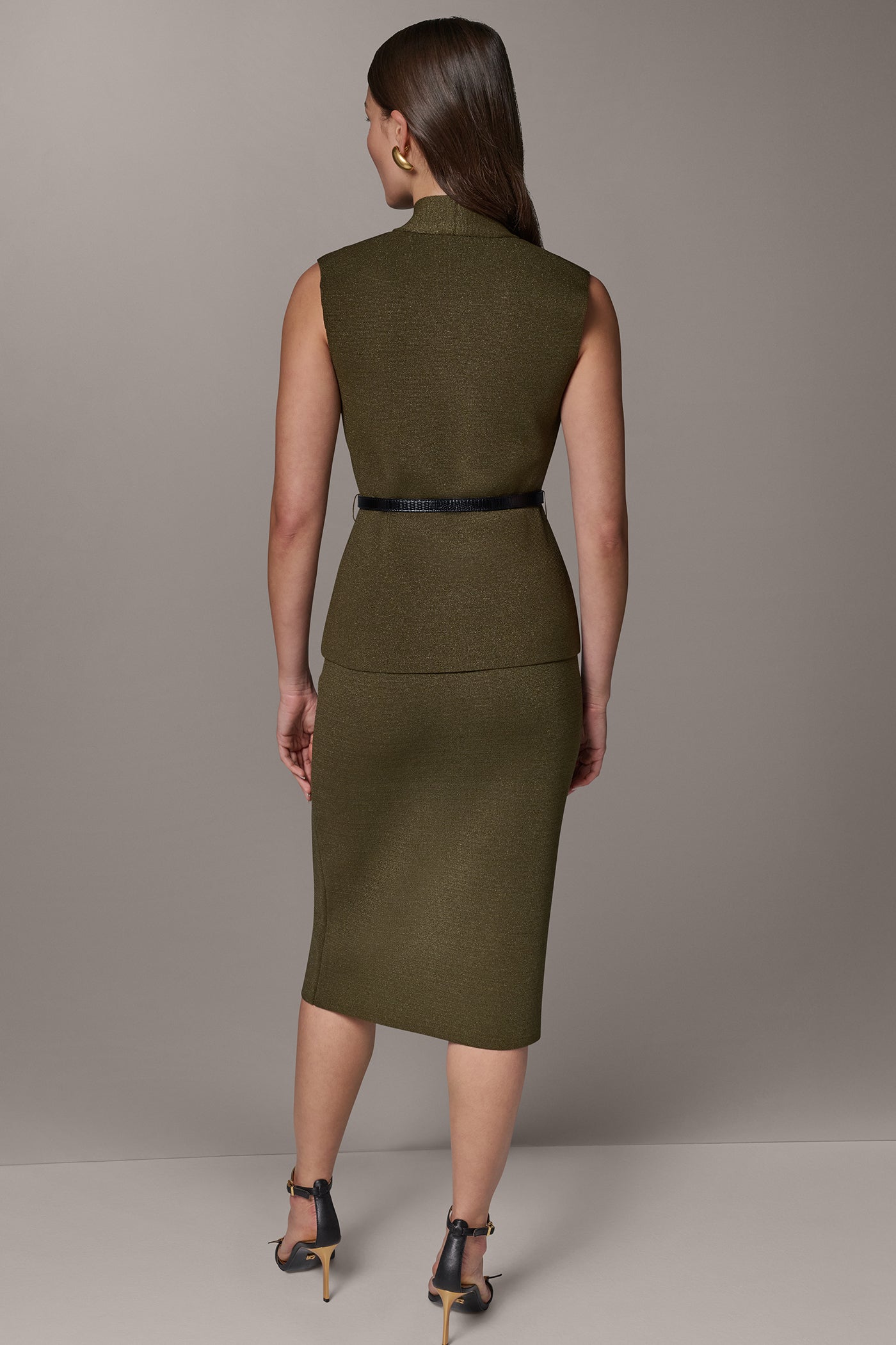 SLEEVELESS V-NECK BLOUSE VIEW 7