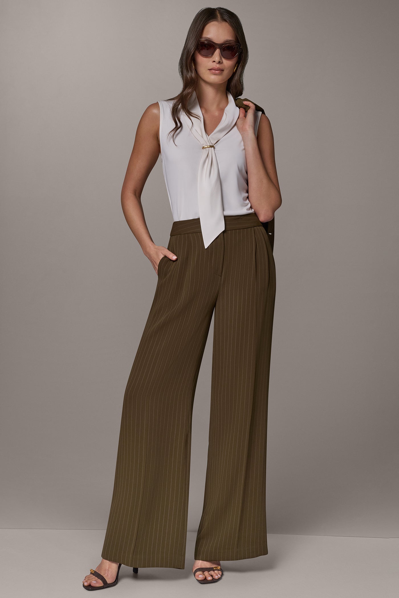 SLEEVELESS SCARF-NECK BLOUSE VIEW 9