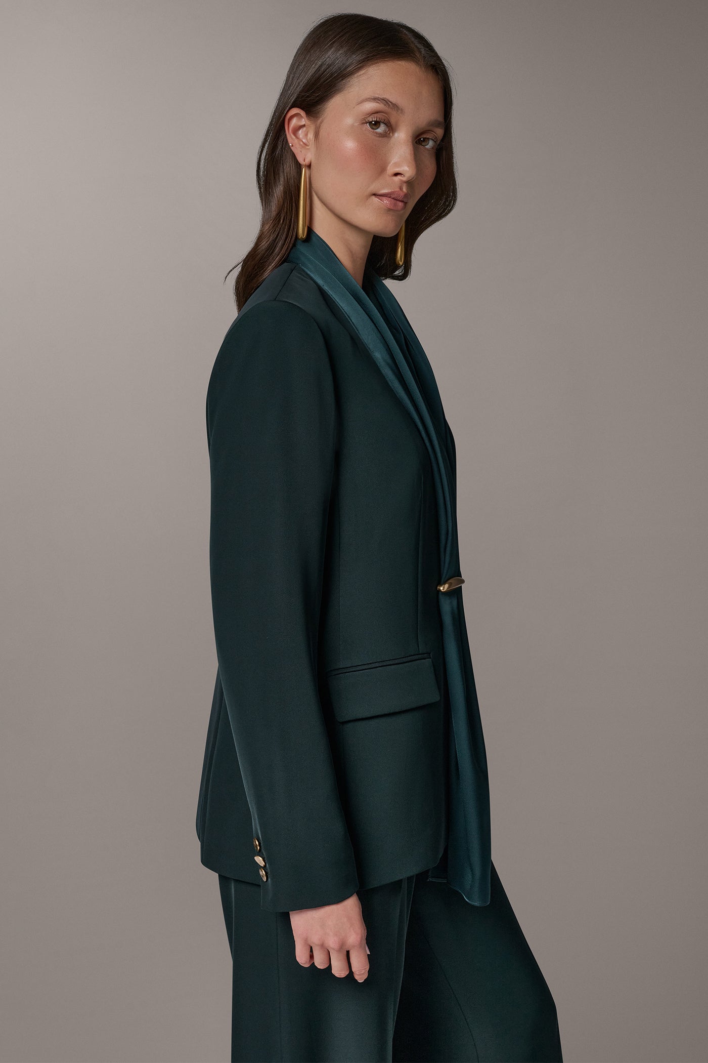 SCARF-COLLAR JACKET VIEW 4