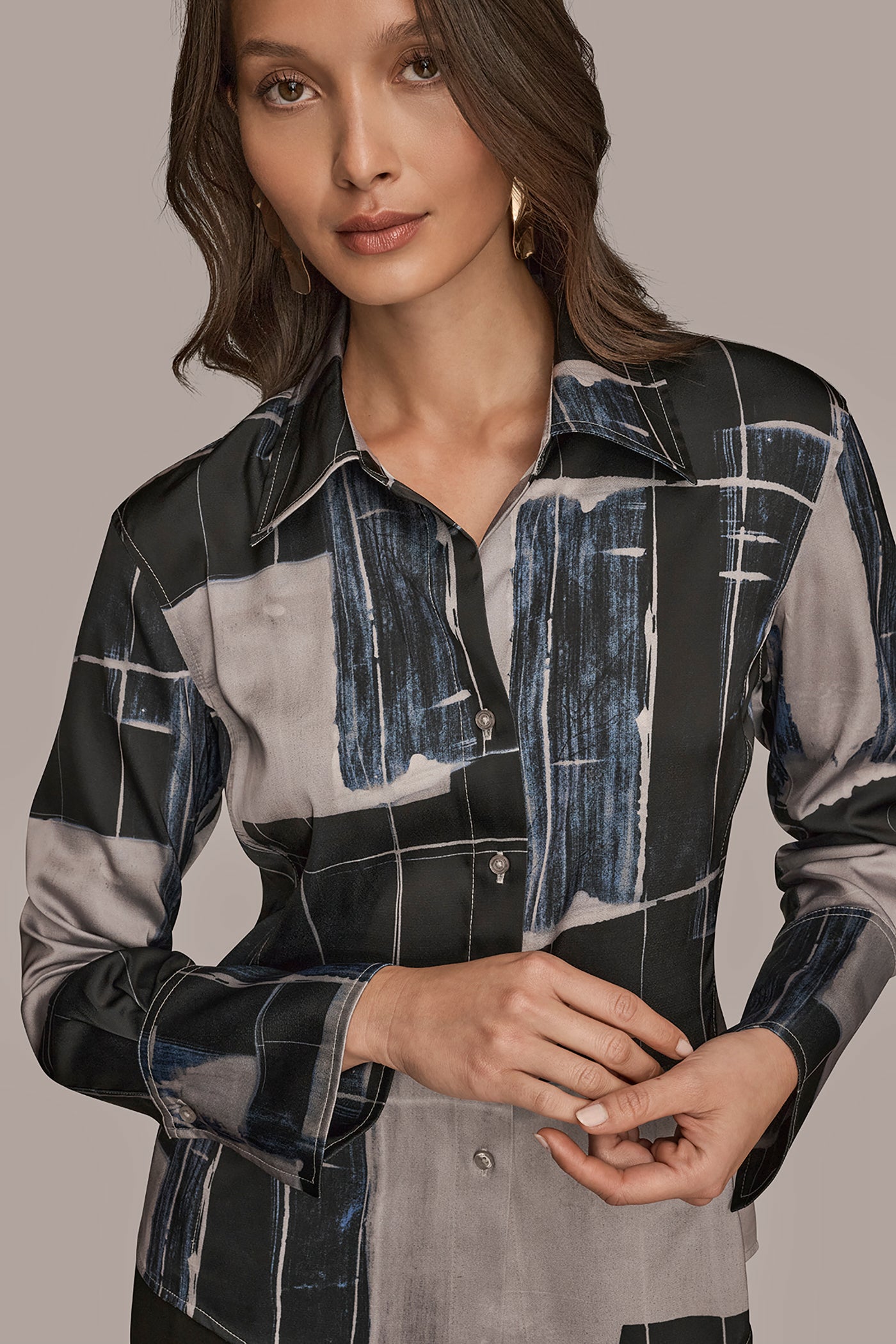 ABSTRACT PRINT HANDKERCHIEF HEM SATIN SHIRT VIEW 4 | Tops