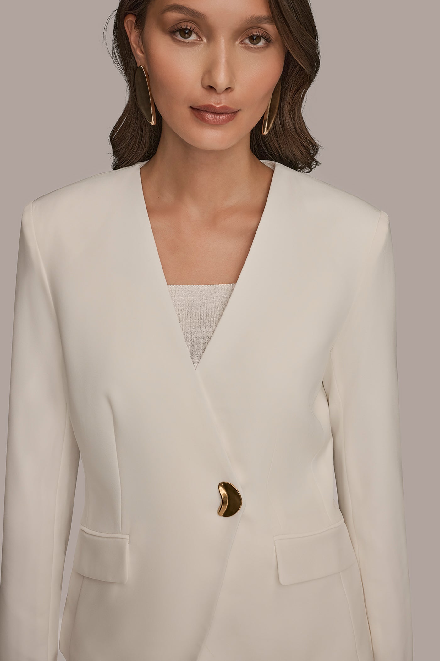 ASYMMETRIC ONE-BUTTON BLAZER VIEW 4 | Blazers & Vests