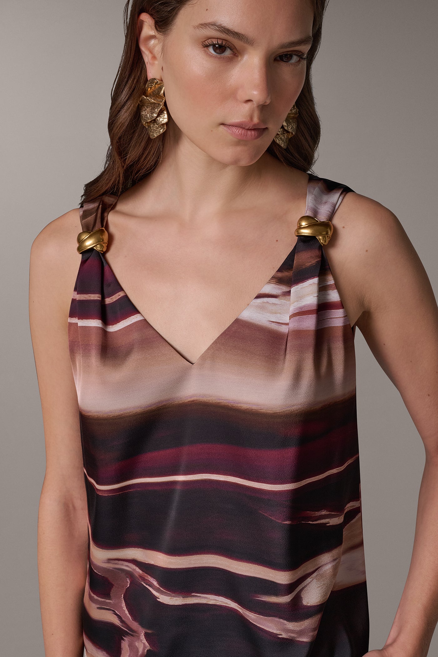 PRINTED HARDWARE DETAIL BLOUSE VIEW 2