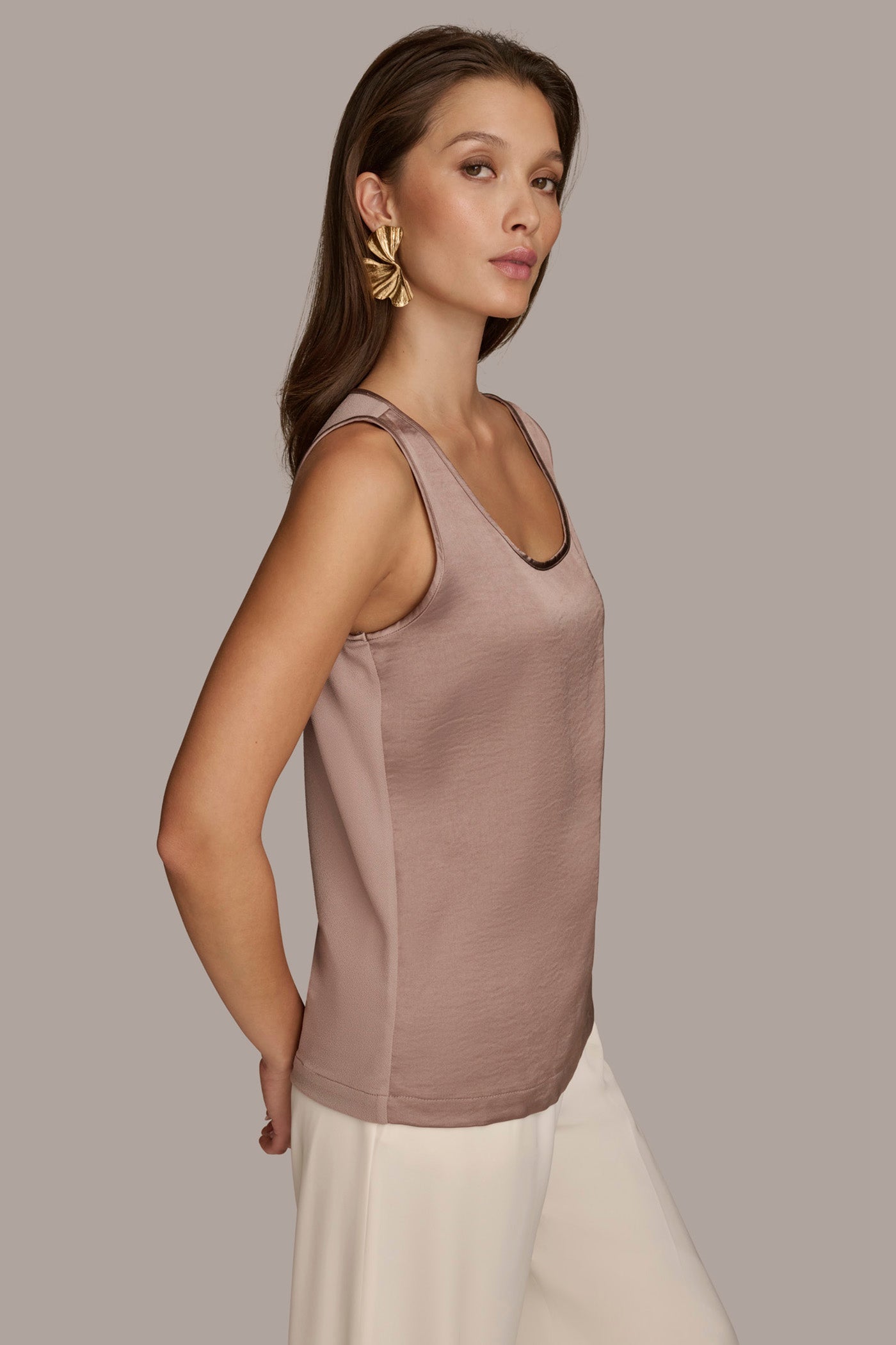 DONNA KARAN スパンコールタンクトップ DONNA KARAN スパンコールタンクトップ（ダナ キャラン(DONNA