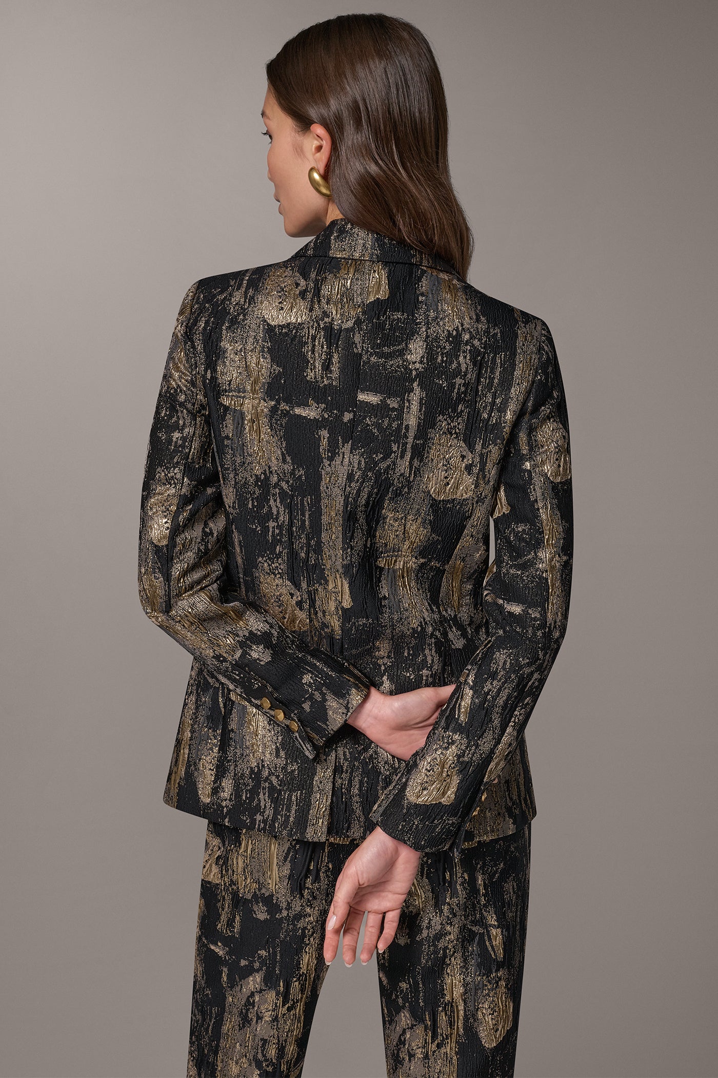 METALLIC ONE-BUTTON BLAZER VIEW 3