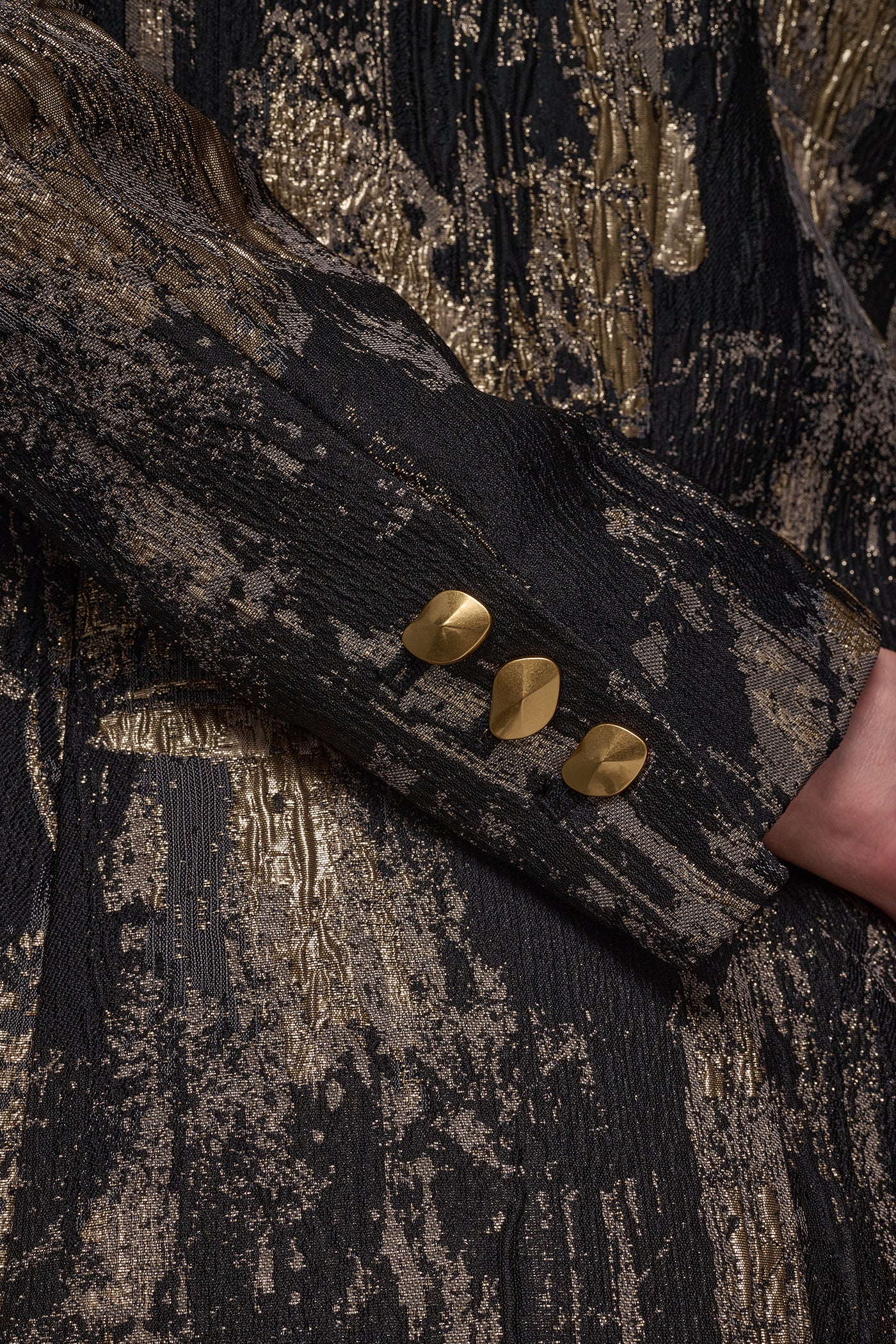 METALLIC ONE-BUTTON BLAZER VIEW 7