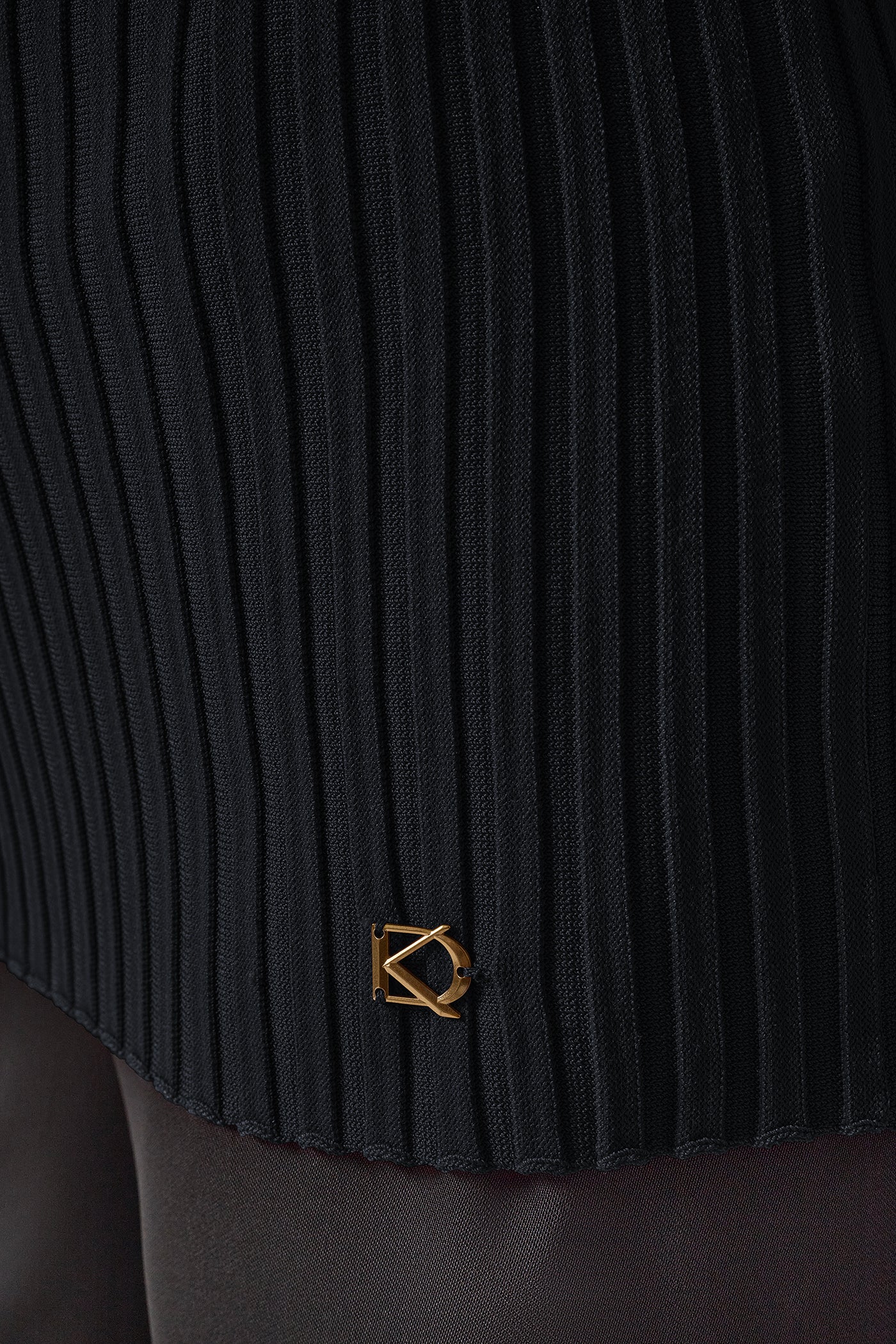 RIBBED SLEEVLESS SWEATER VIEW 6