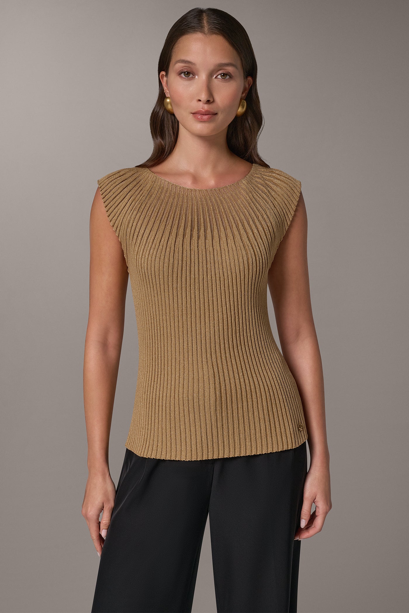 RIBBED SLEEVLESS SWEATER