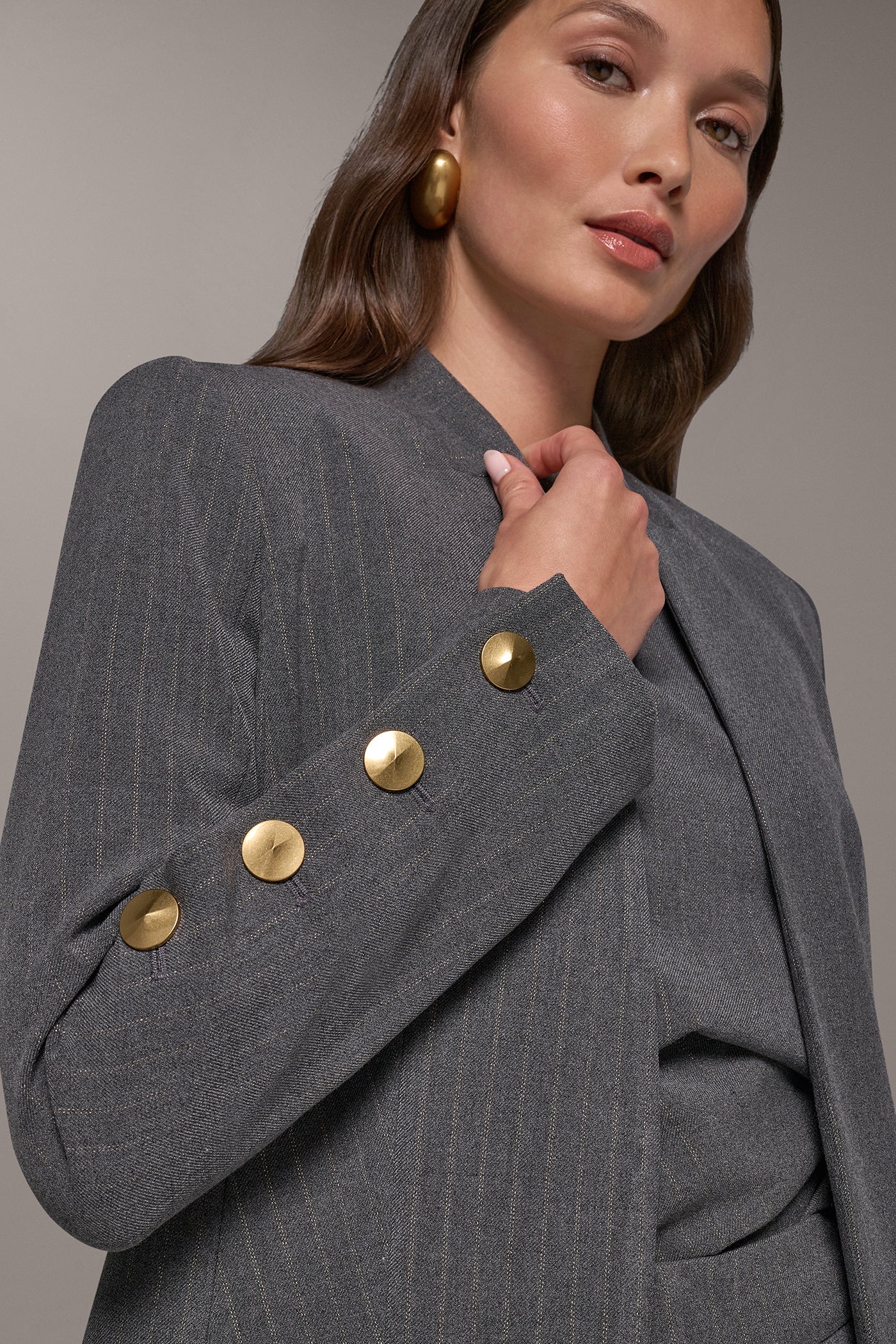 FOUR-BUTTON SUIT BLAZER VIEW 2