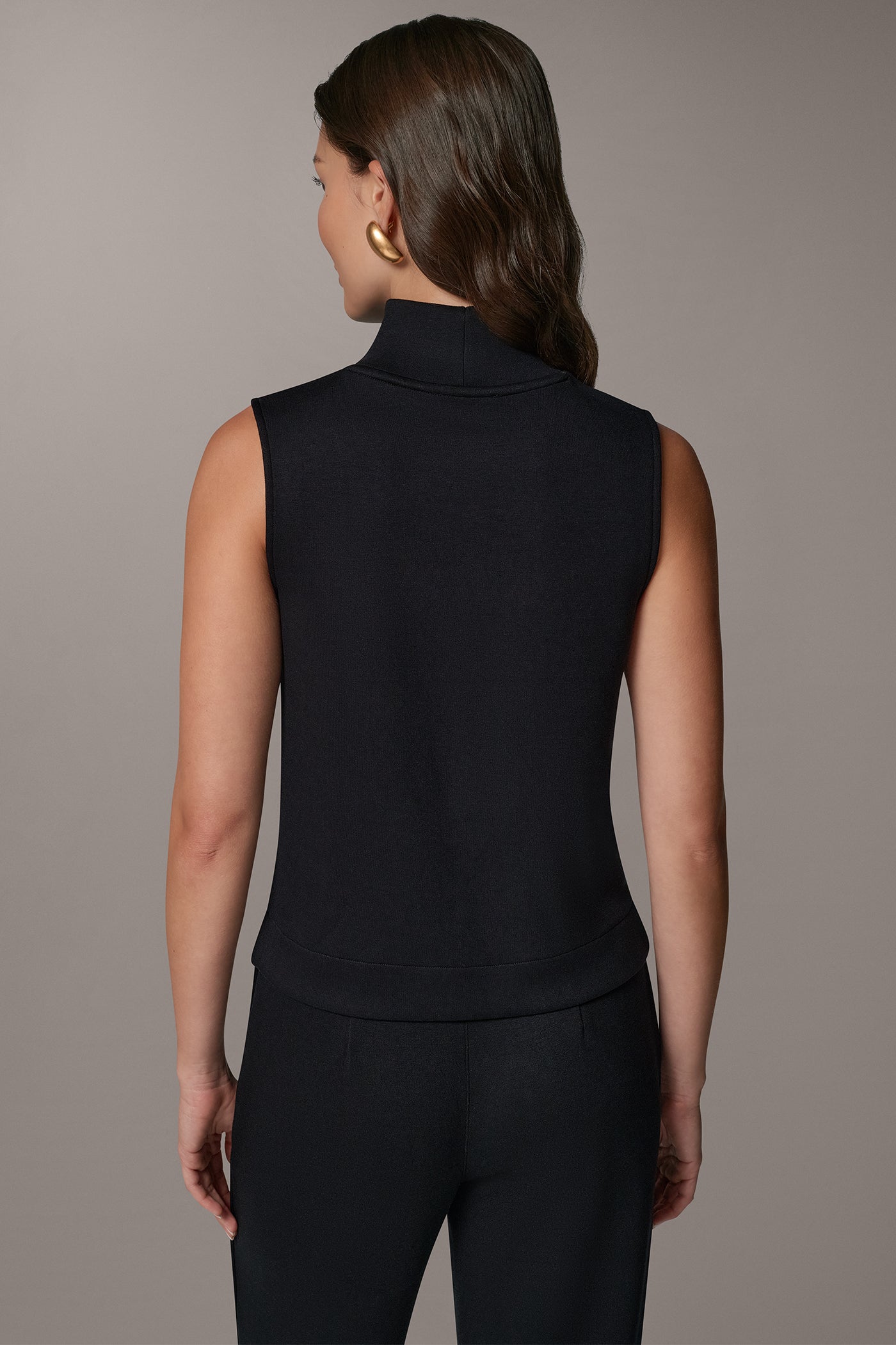 MOCK-NECK SEAM TOP VIEW 3