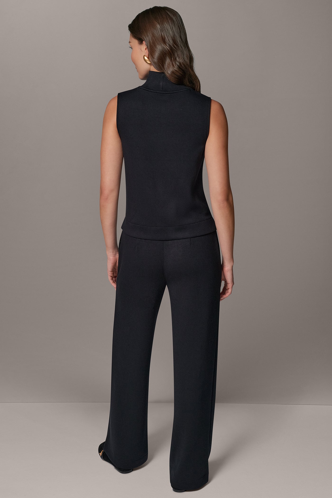 MOCK-NECK SEAM TOP VIEW 6