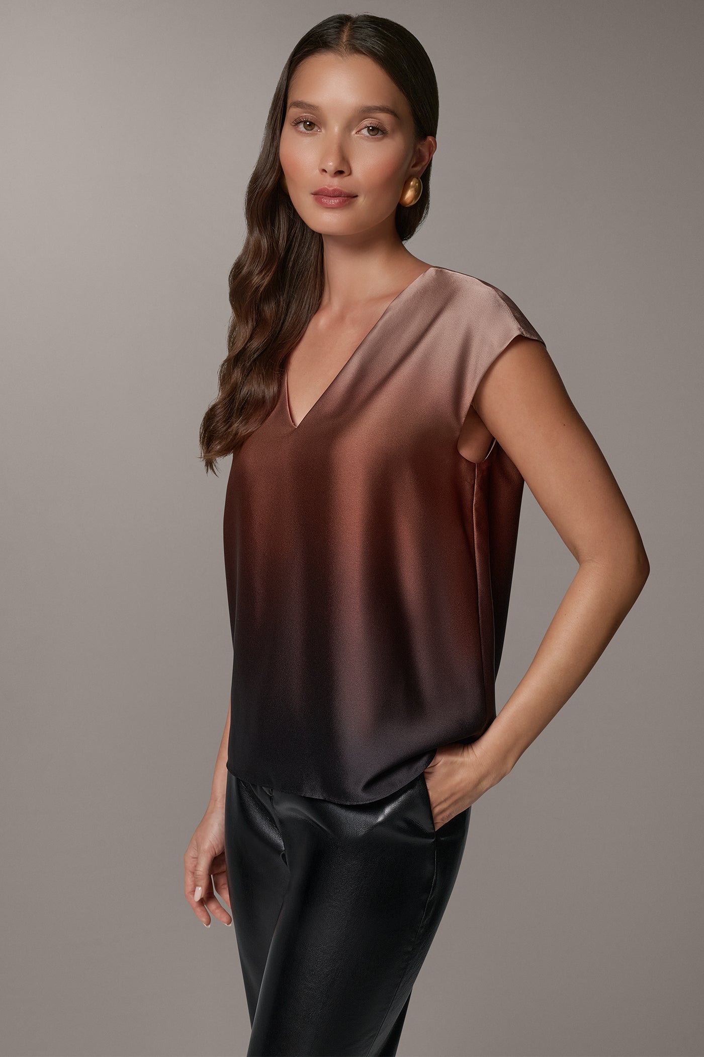 OMBRE V-NECK CAP SLEEVE TOP VIEW 2