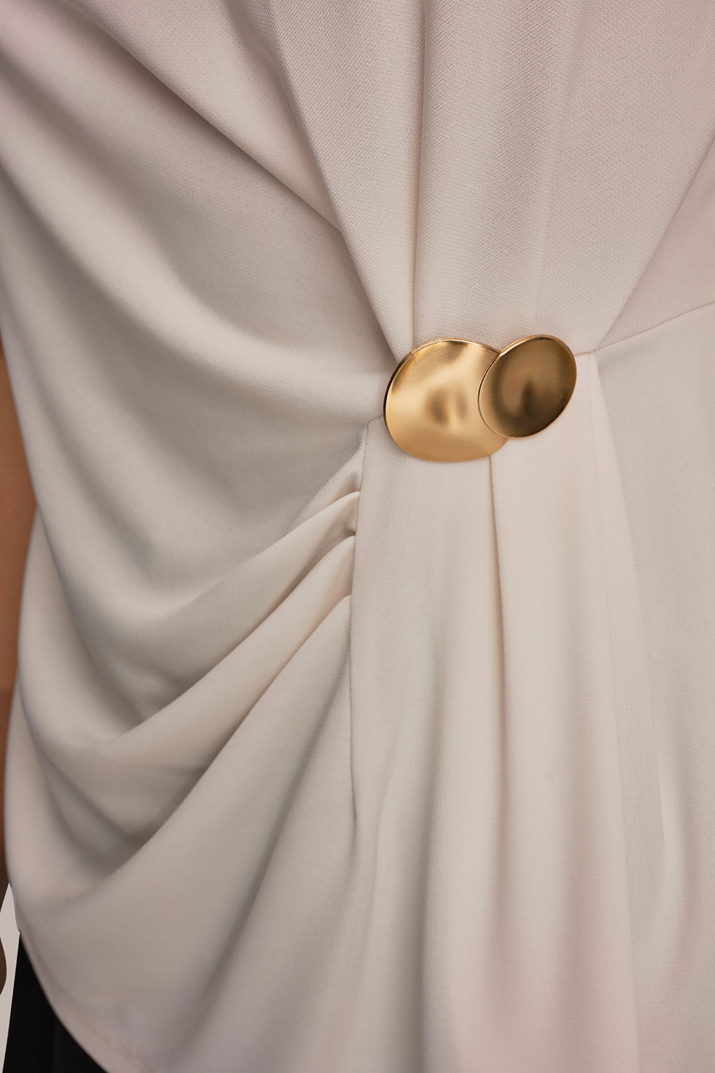 V-NECK TOP VIEW 5 | Tops