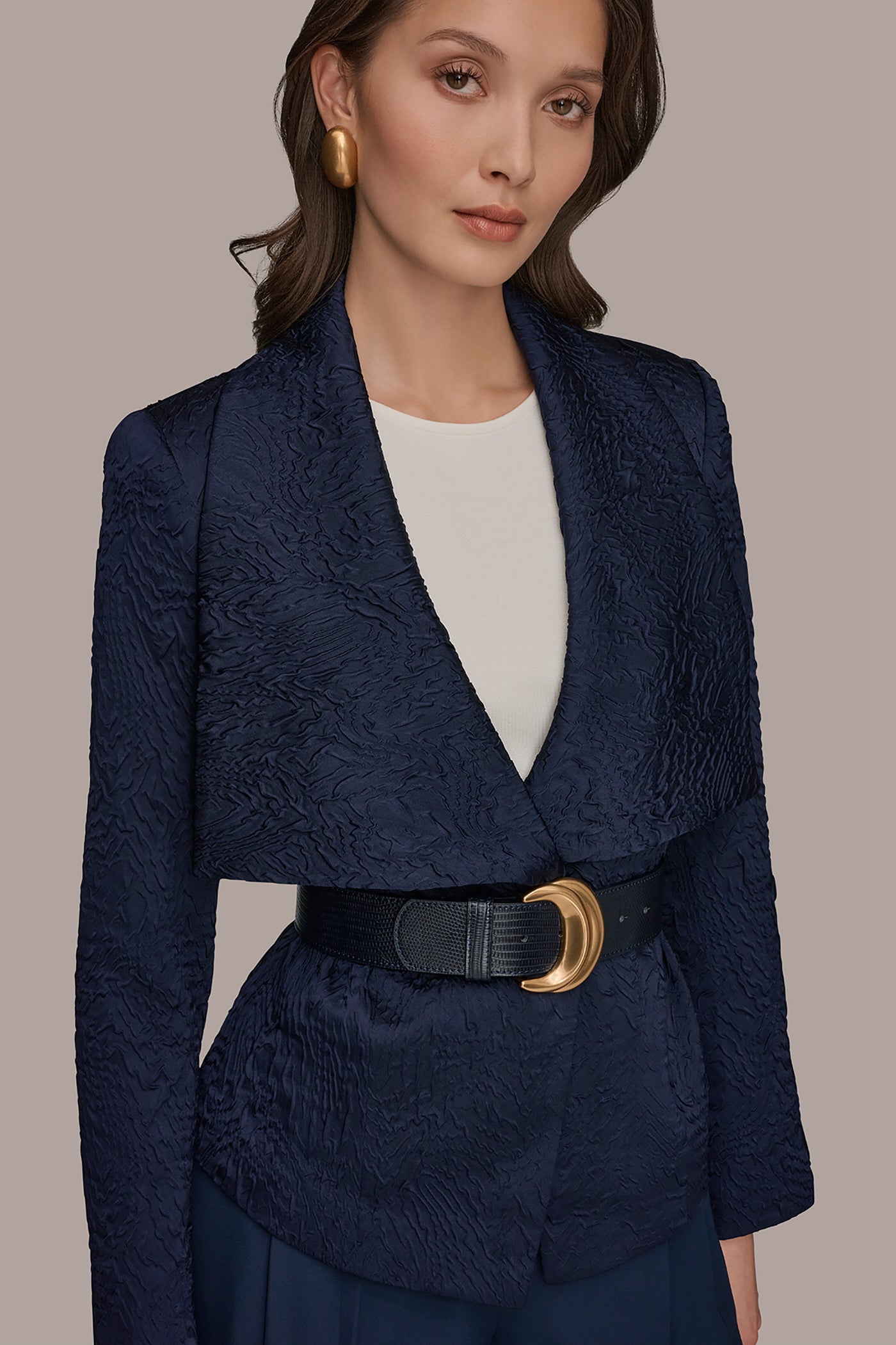 CRINKLE JACQUARD CROPPED BLAZER VIEW 4 | Blazers & Vests