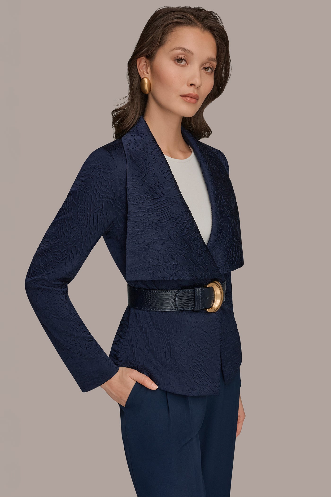 CRINKLE JACQUARD CROPPED BLAZER VIEW 3 | Blazers & Vests