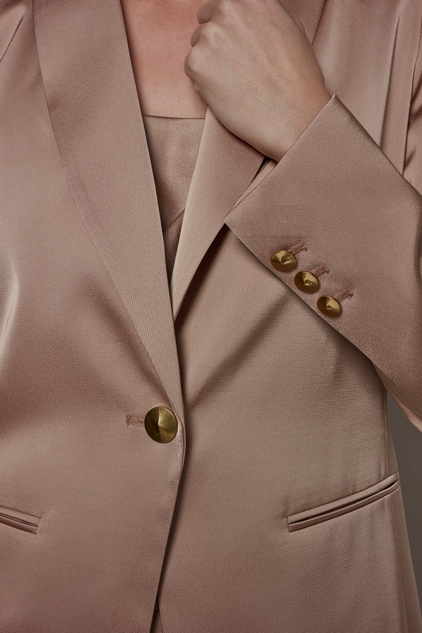 CHARMEUSE SHAWL COLLAR ONE BUTTON VIEW 5