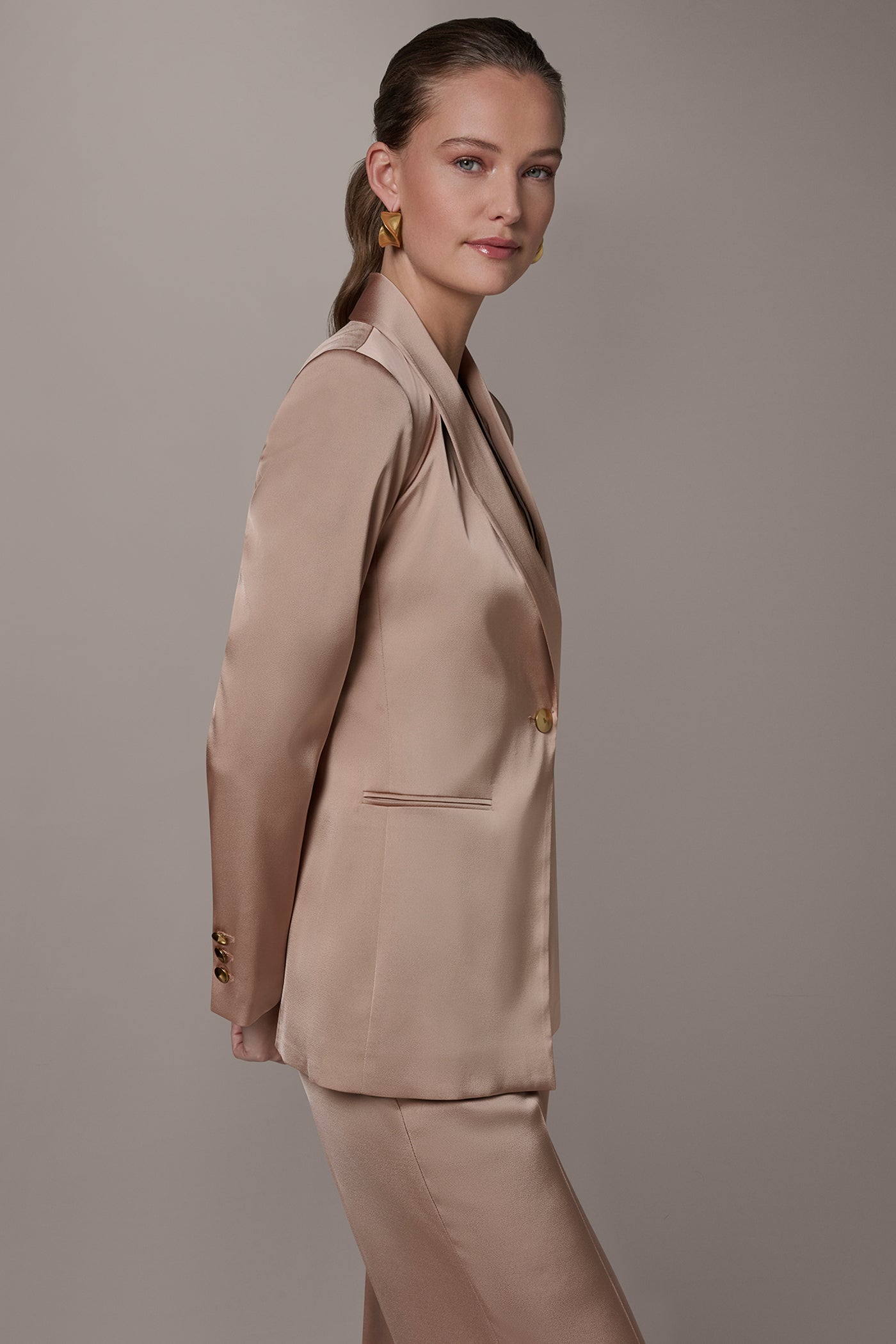 CHARMEUSE SHAWL COLLAR ONE BUTTON VIEW 3