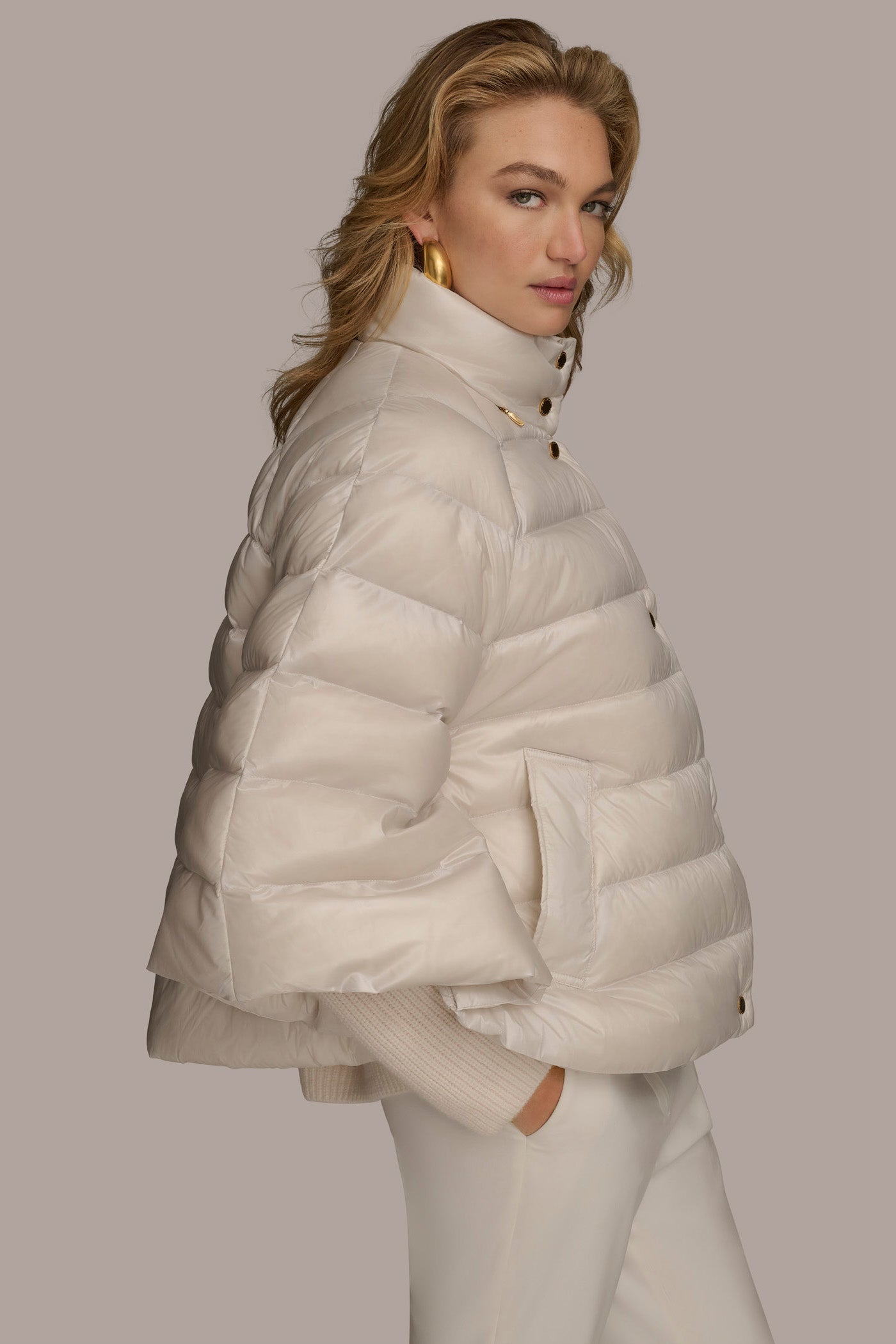 PUFFER CAPE VIEW 3 | Coats & Jackets