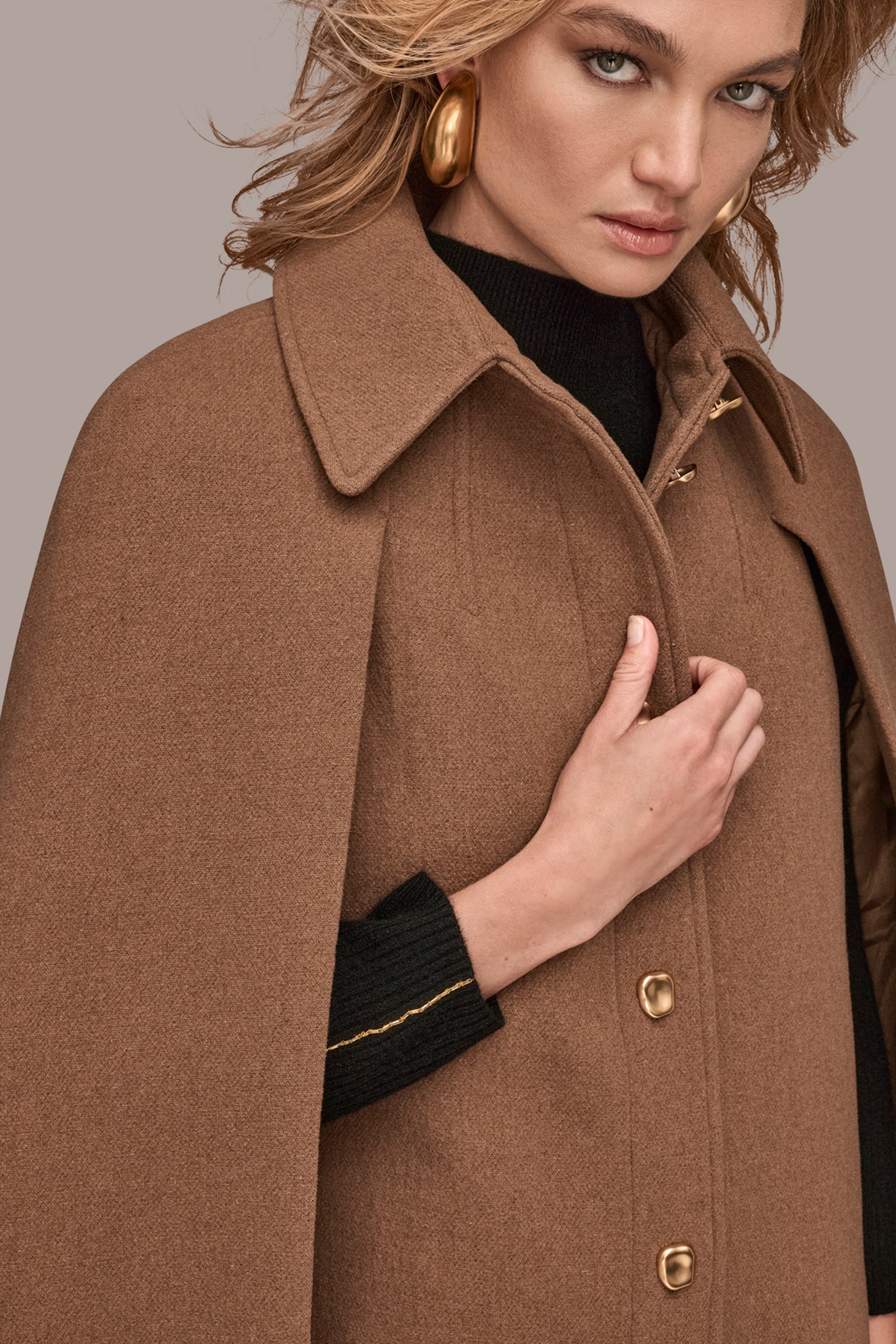 CAPE COAT VIEW 5 | Coats & Jackets