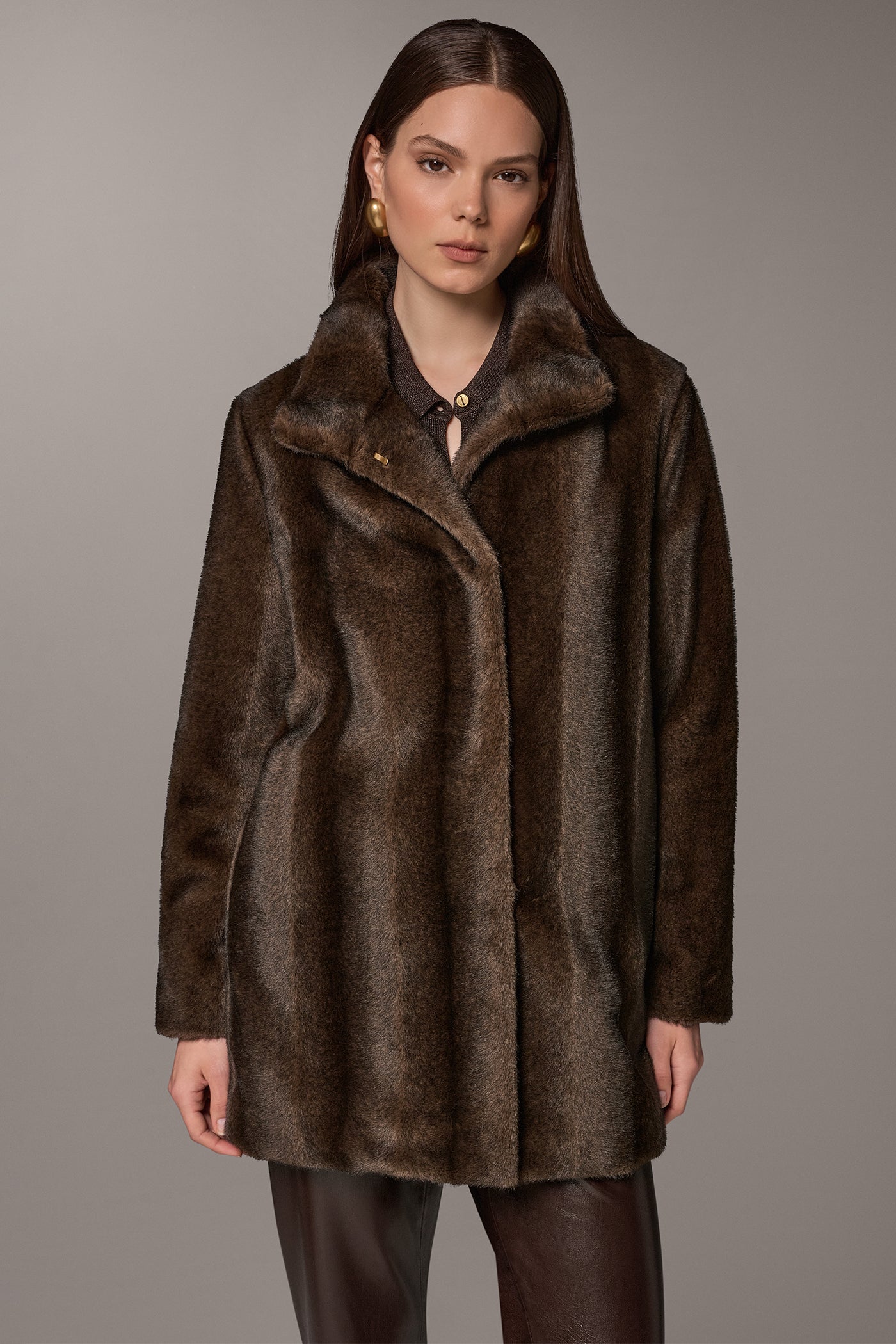 SHORT LUXE FAUX FUR COAT VIEW 6