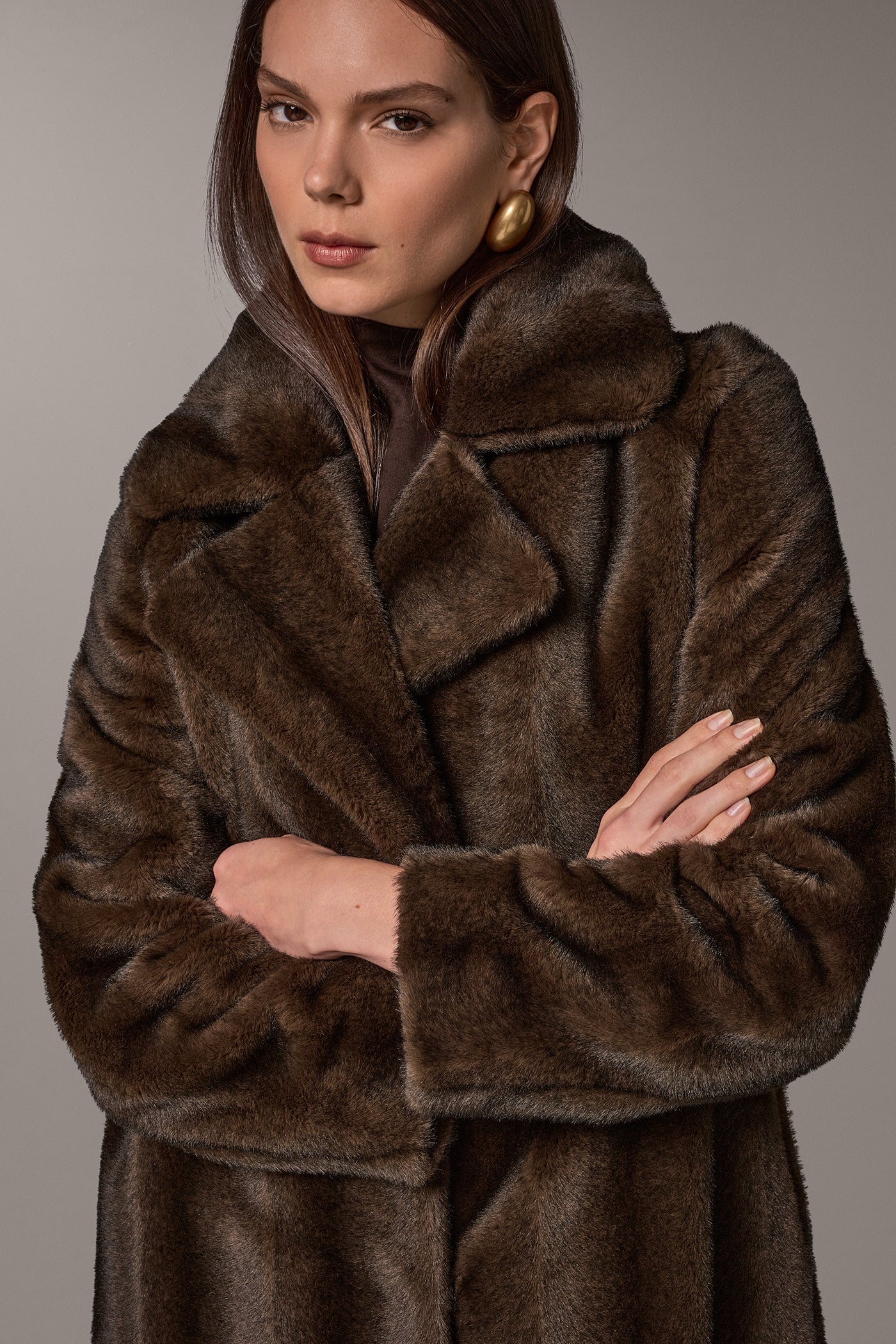 LUXE FAUX FUR COAT VIEW 9