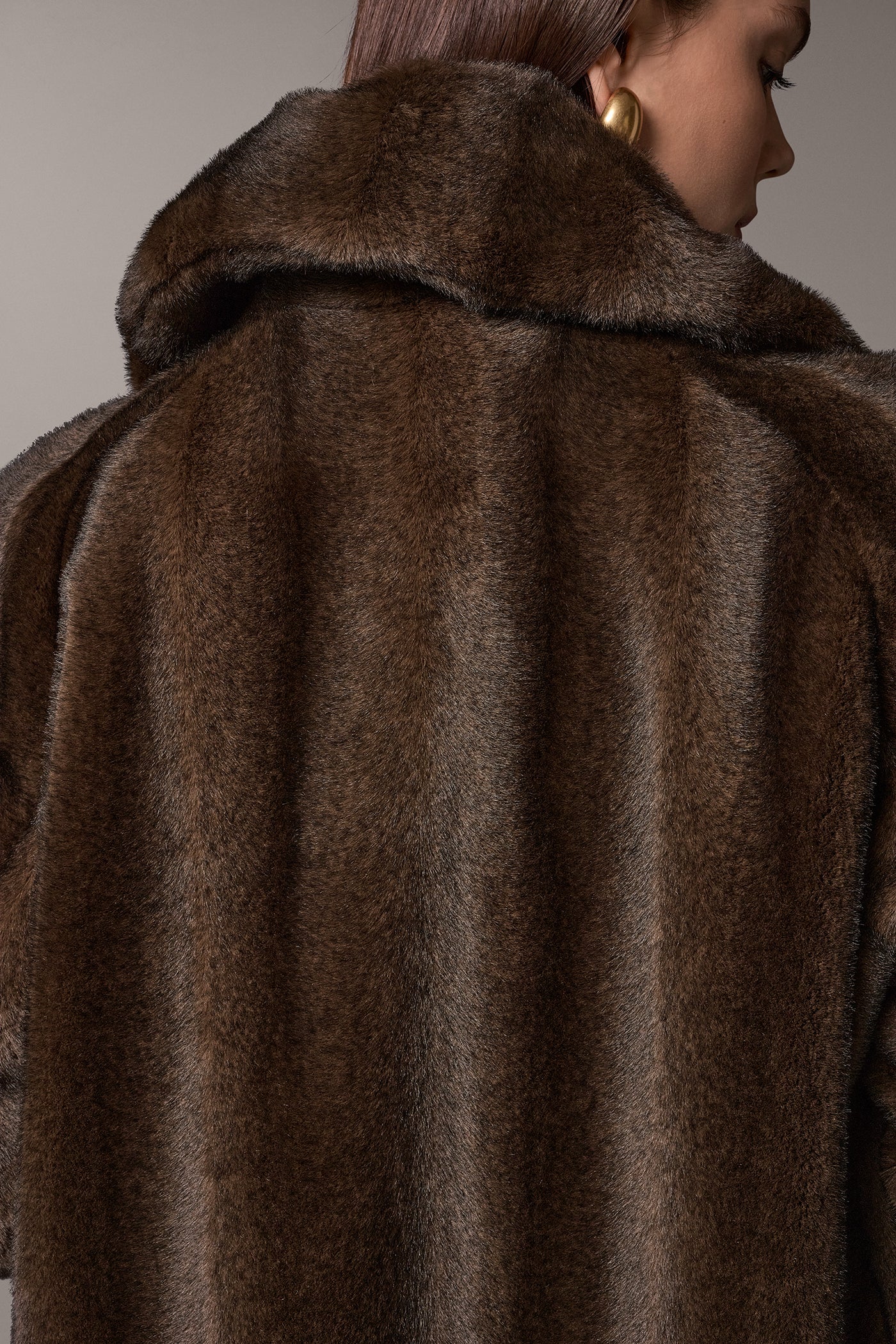 LUXE FAUX FUR COAT VIEW 10