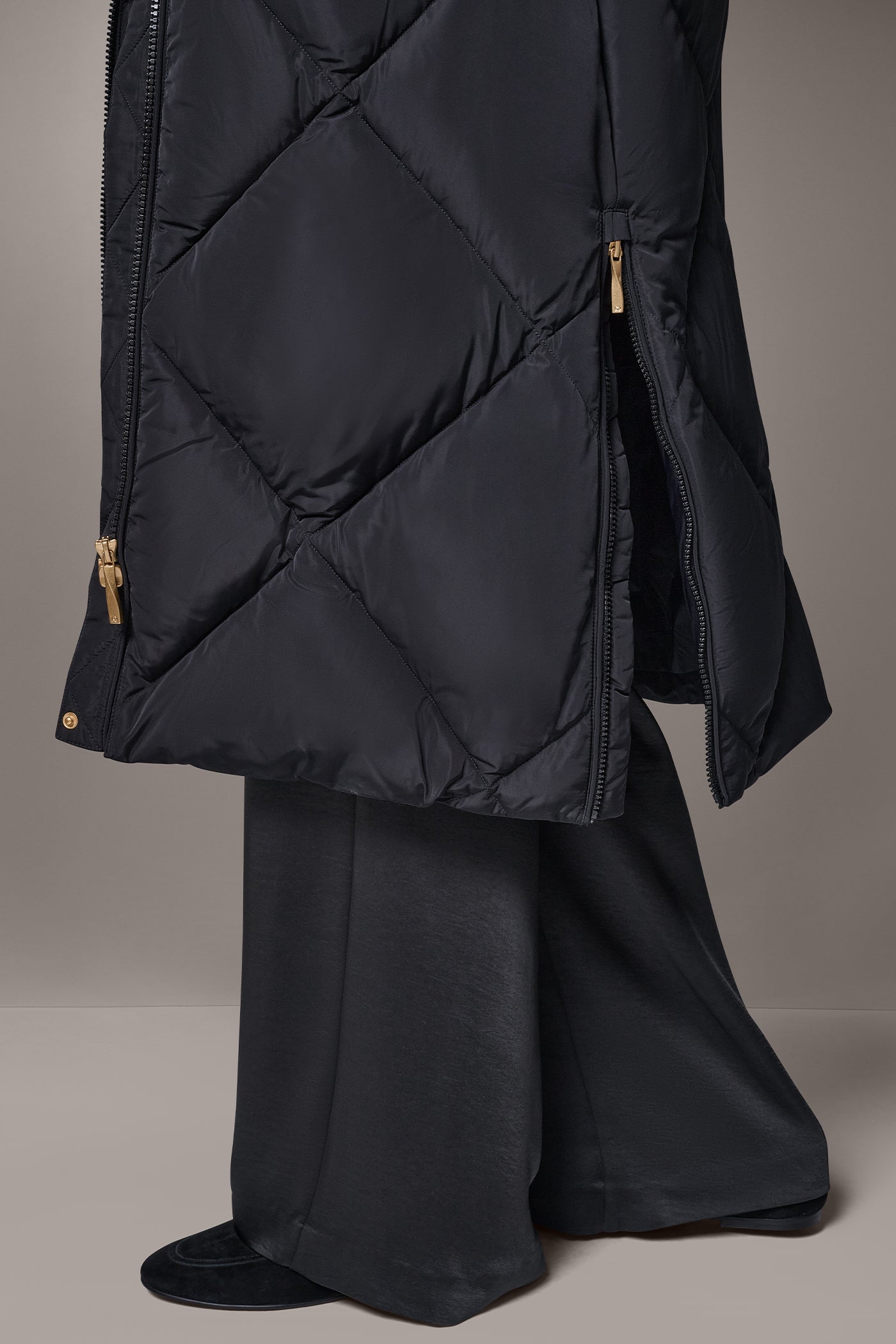 DIAMOND QUILT DOWN WALKER COAT VIEW 10