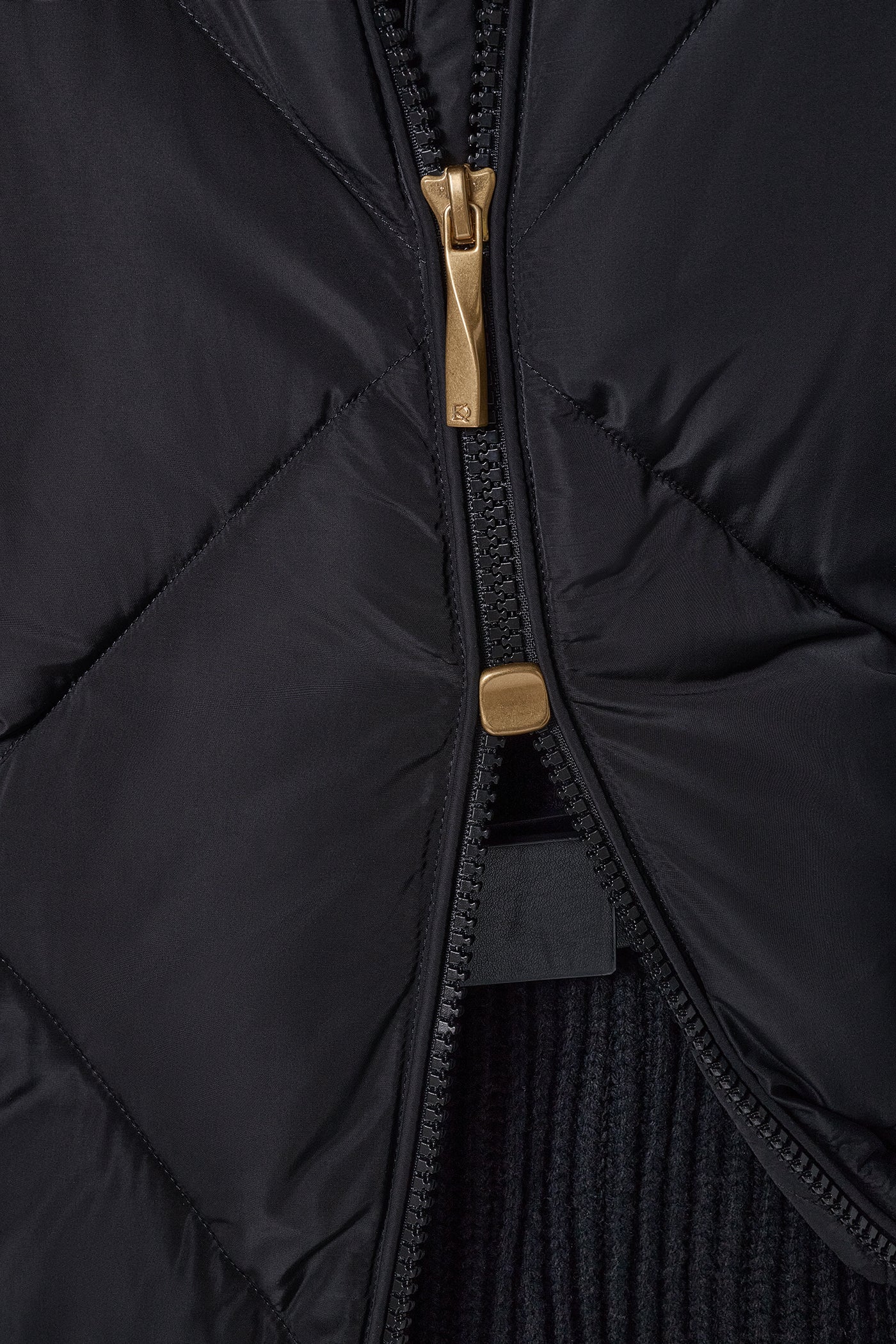 DIAMOND QUILT DOWN WALKER COAT VIEW 9