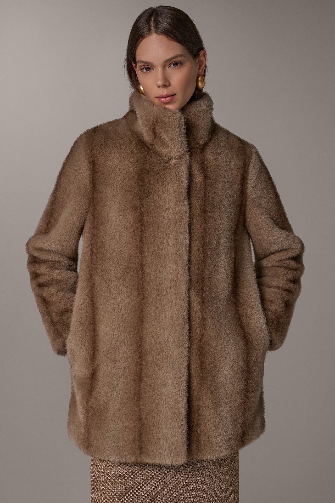 SHORT LUXE FAUX FUR COAT VIEW 5