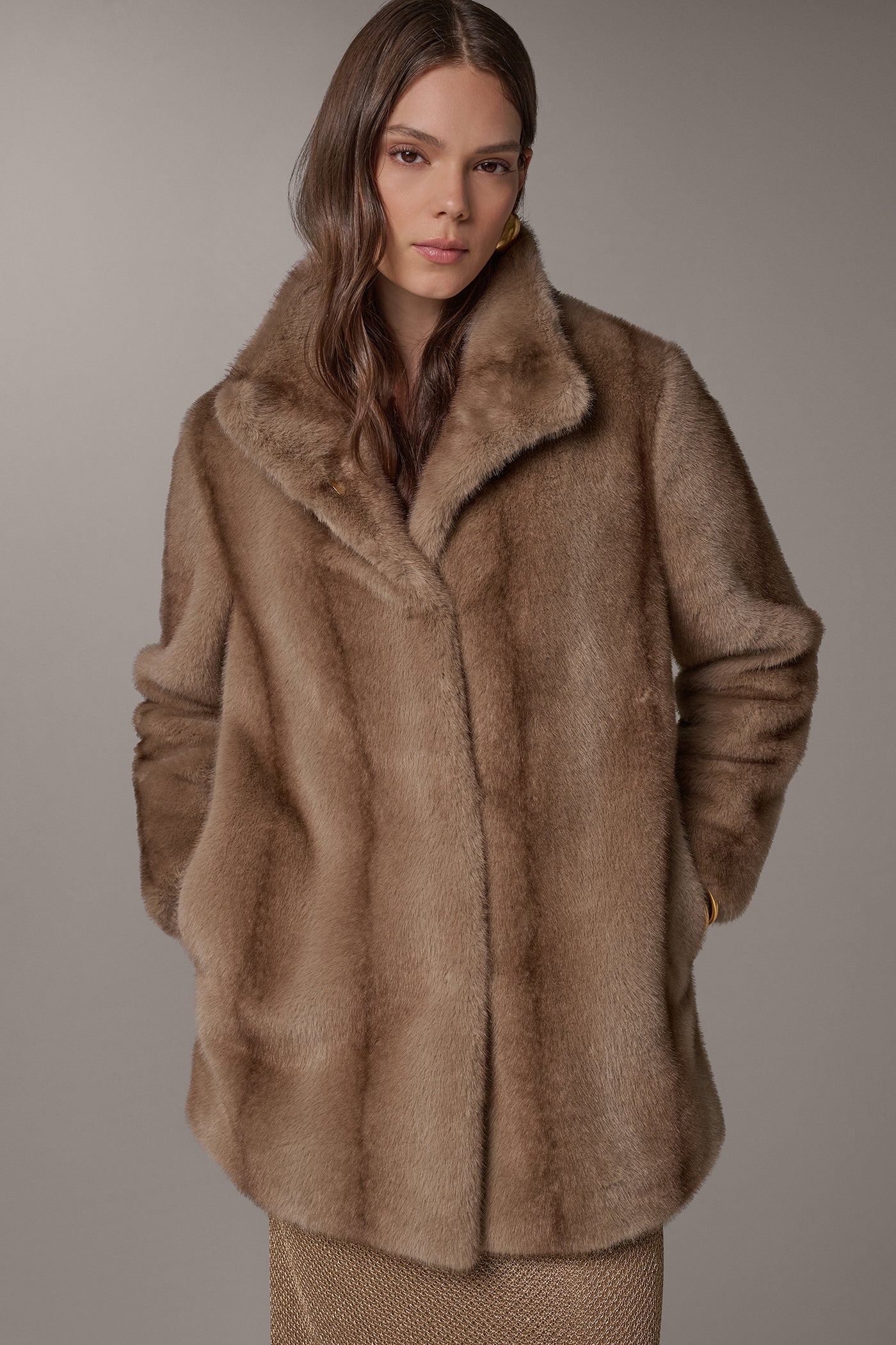 SHORT LUXE FAUX FUR COAT VIEW 6