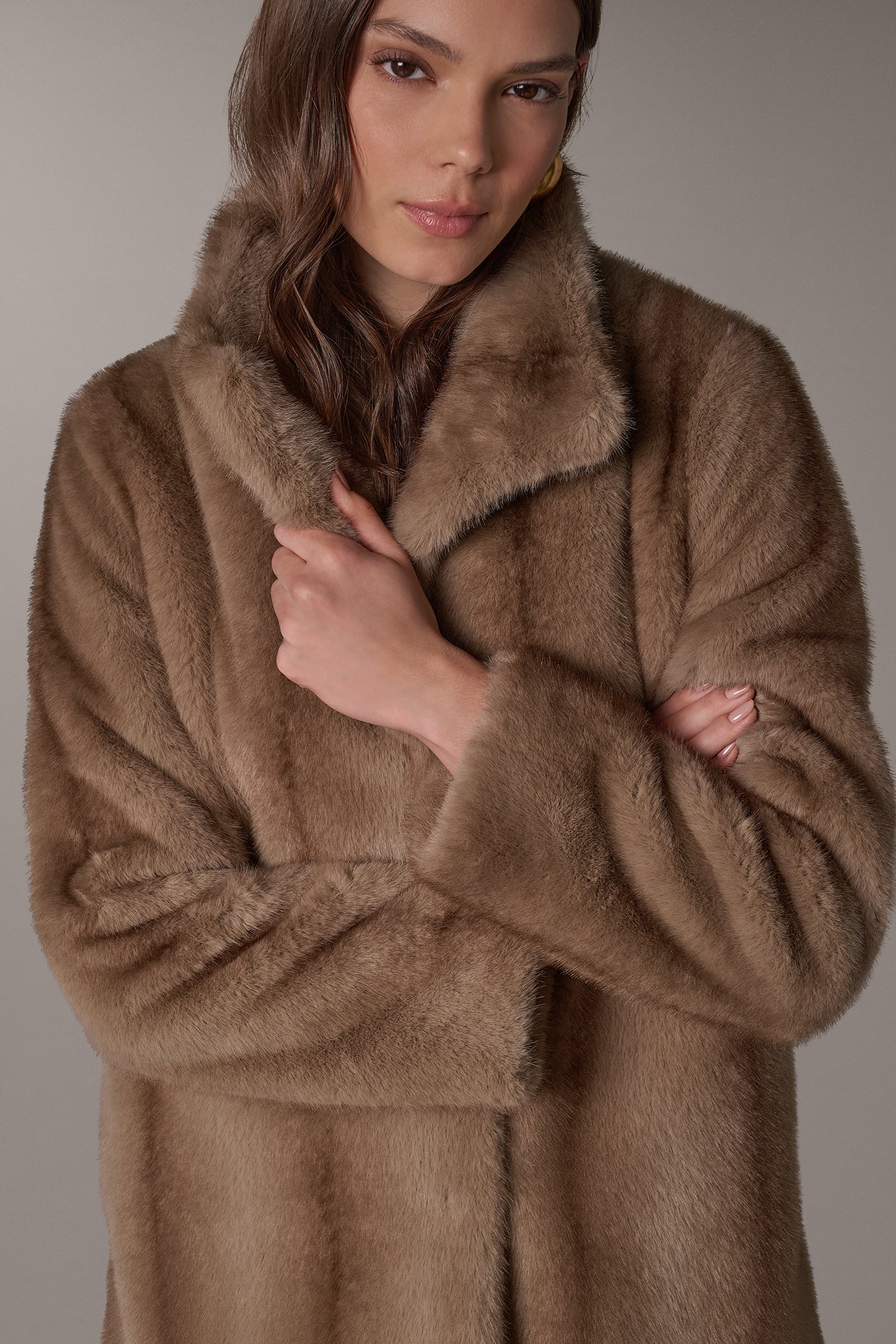 SHORT LUXE FAUX FUR COAT VIEW 7