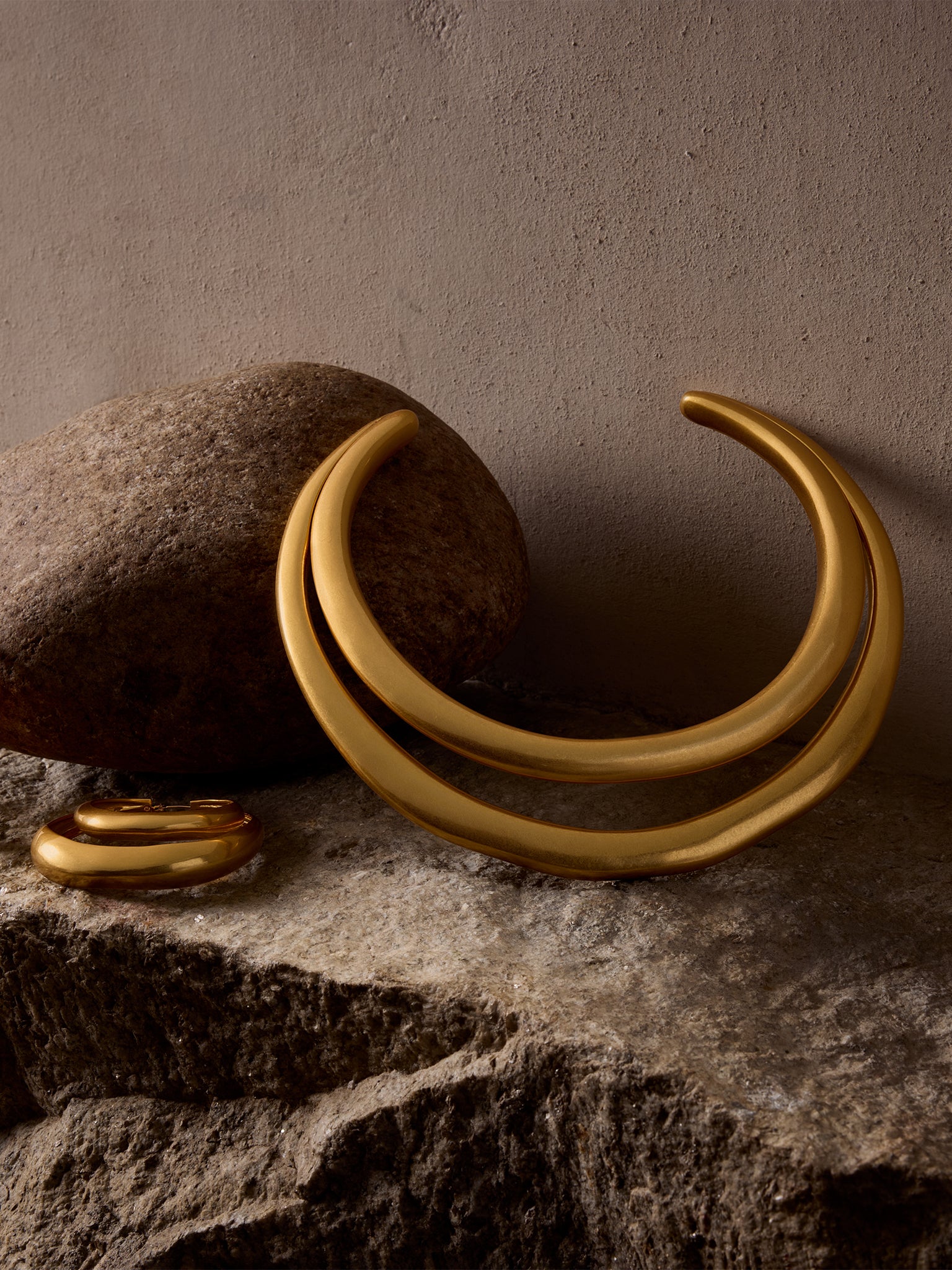 ORGANIC MOLTEN MULTI ROW HOOP EARRING | View 2 | Jewelry