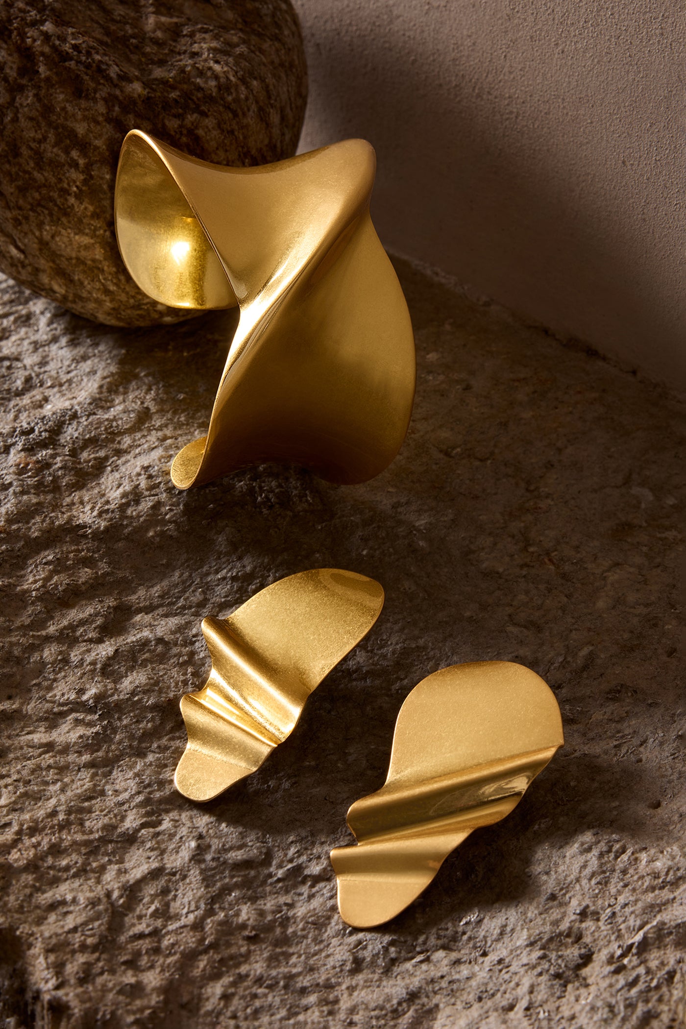 TWISTED CUFF BRACELET VIEW 5 | Jewelry